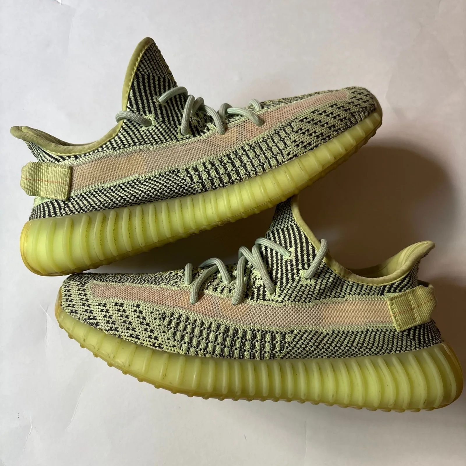 yeezy 350 v2 8.5