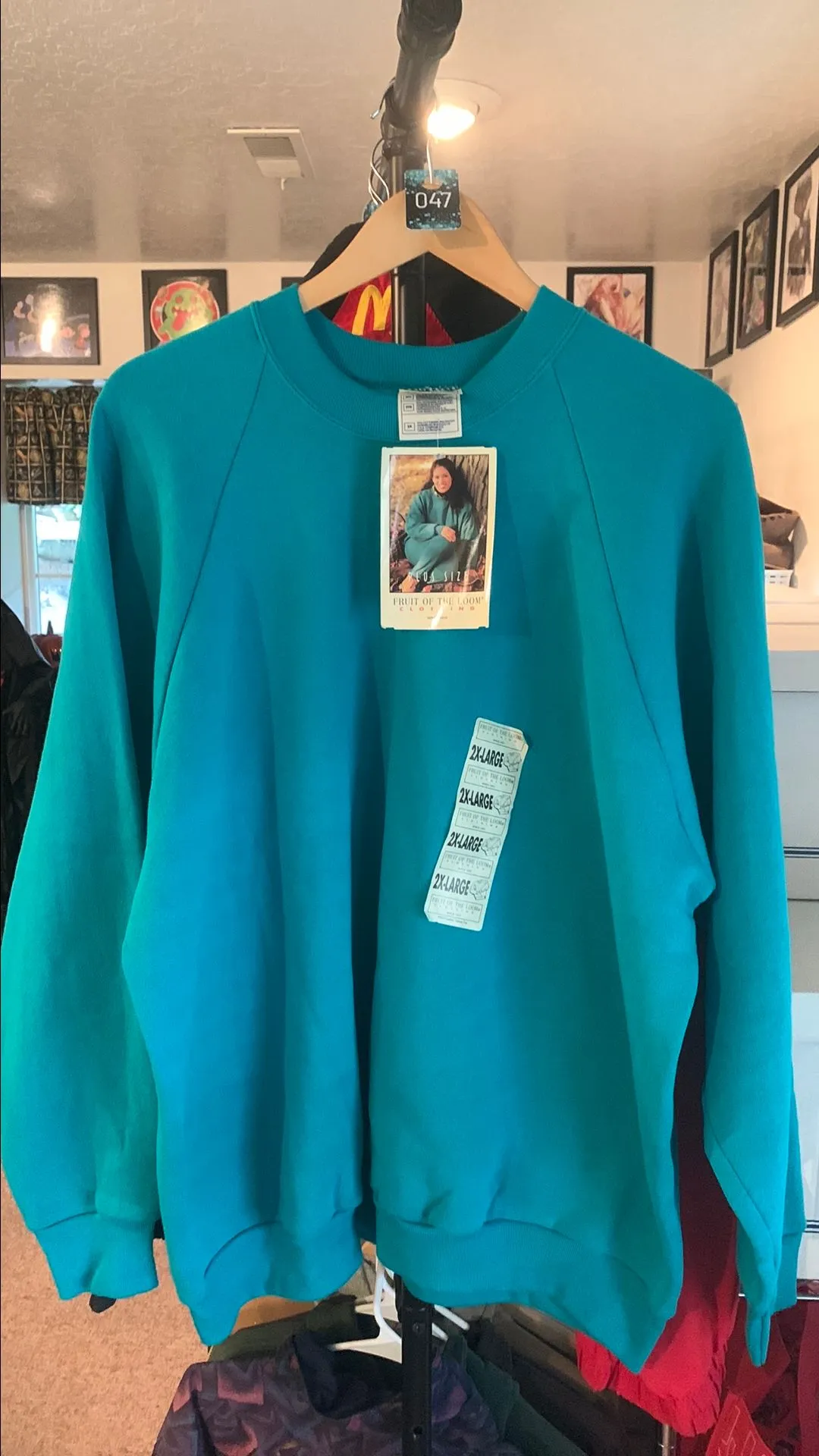 Product image for 30. NWT Fruit of the Loom Crewneck - 2XL
