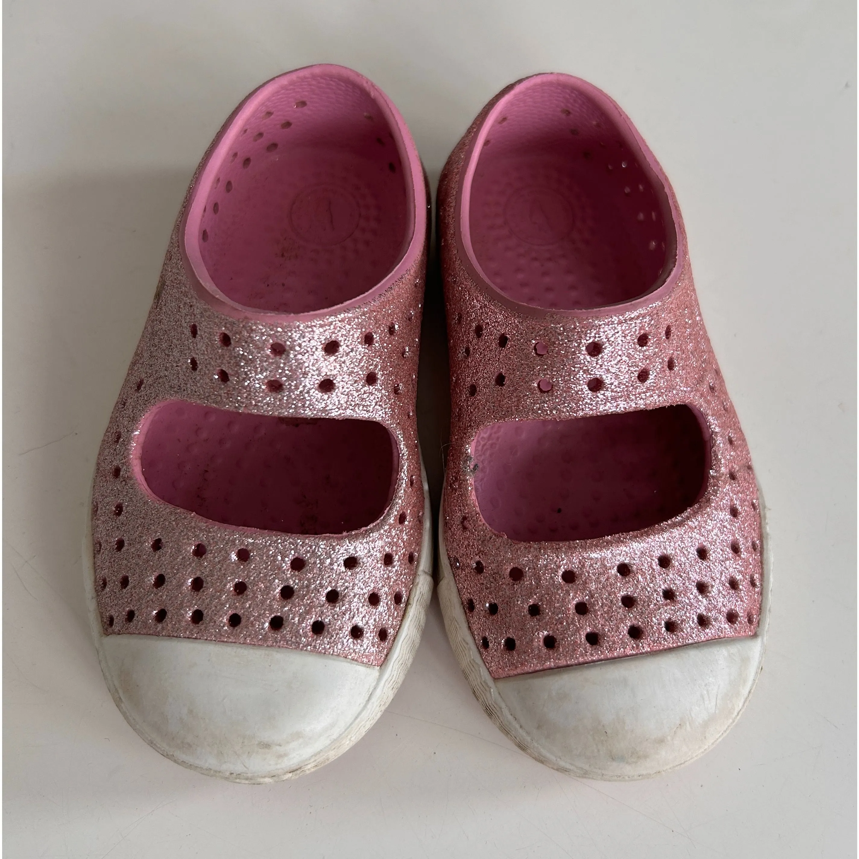Listing Image Blurred Background
