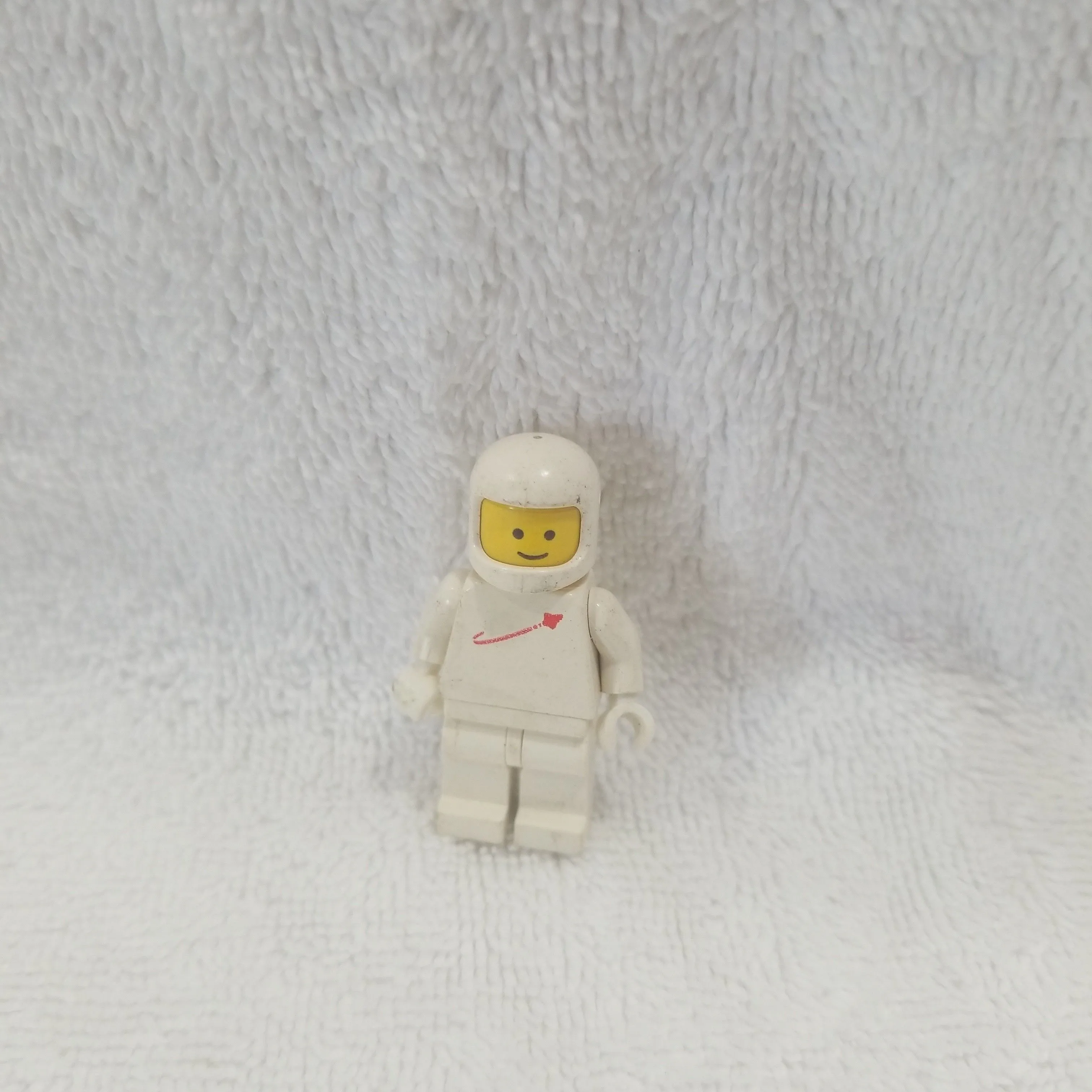 Product image for Classic Lego White Spaceman Astronaut Figure 1.5" Tall 