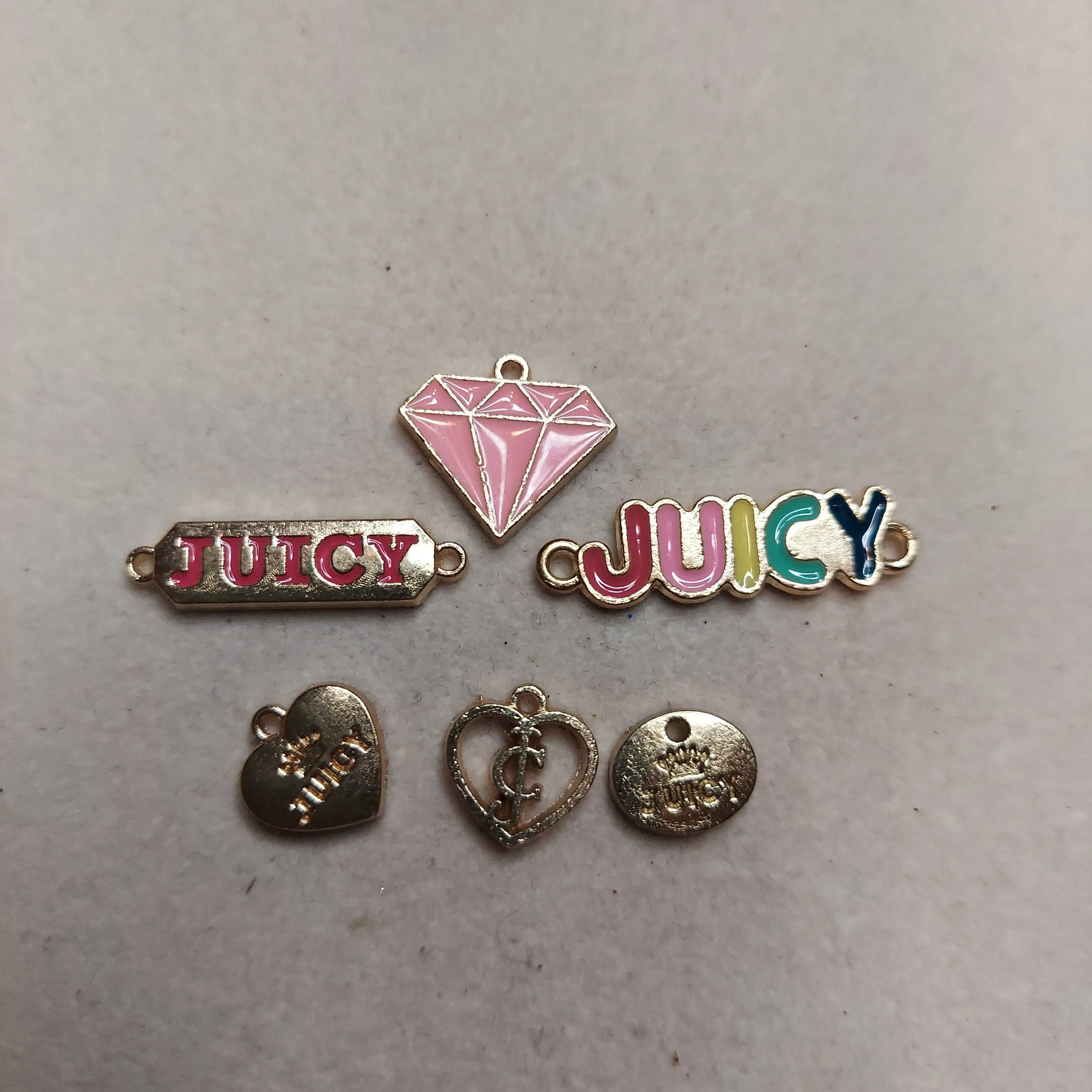 Product image for Juicy Couture Necklace kit.