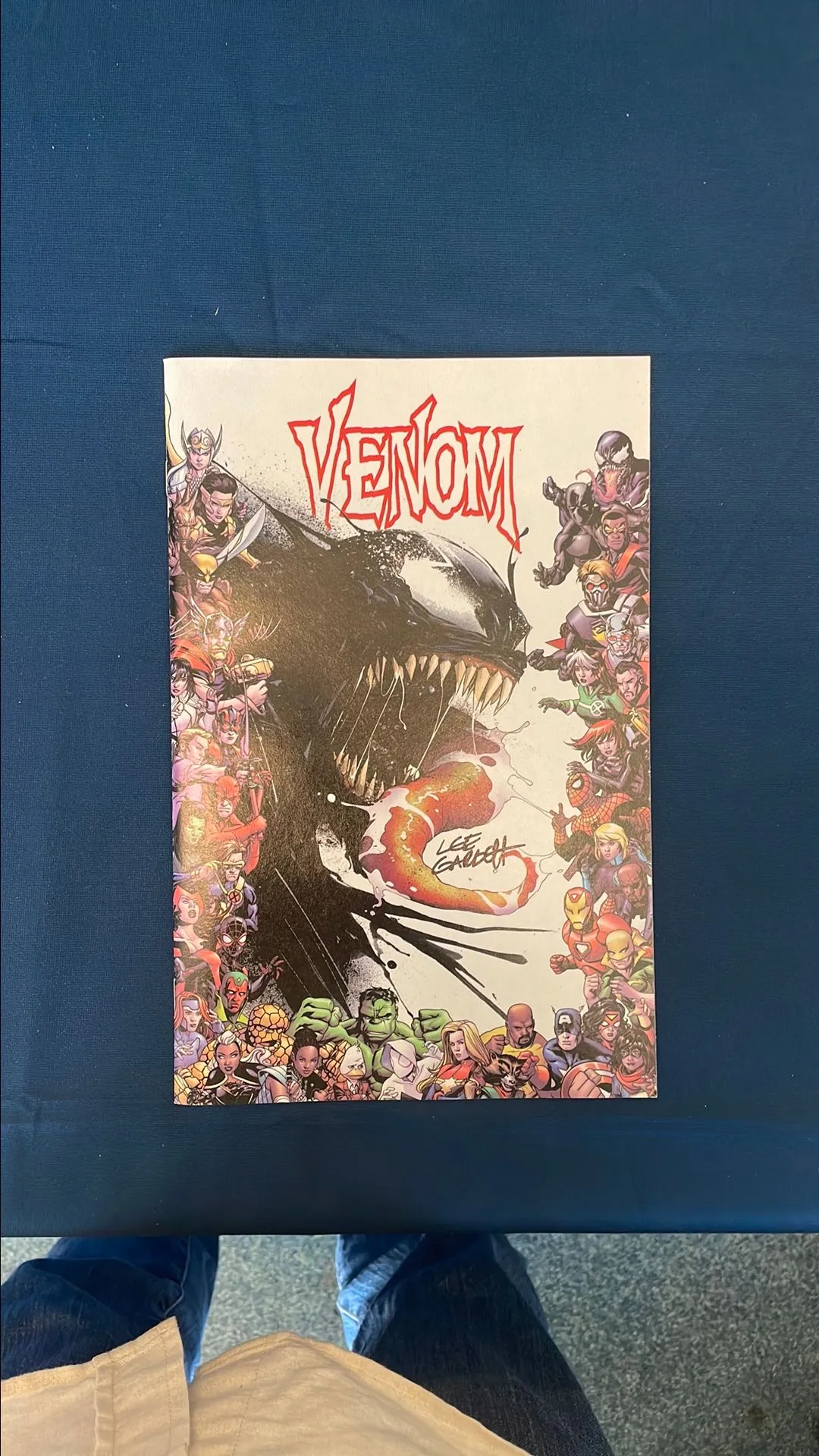 Product image for Venom 17 80th Anniversary frame variant signed Lee Garbett