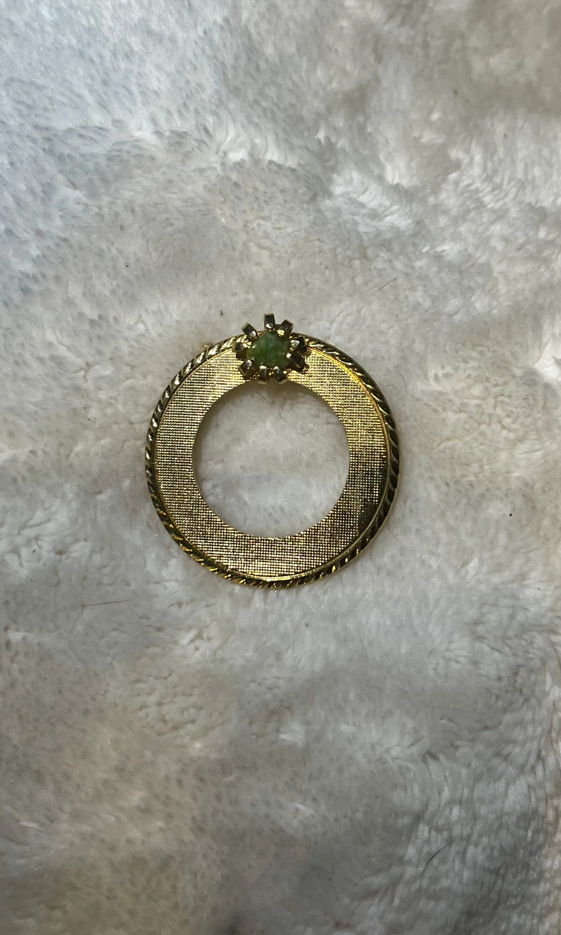 Product image for Vintage Green Aventurine Gemstone Gold Tone Brooch Pin