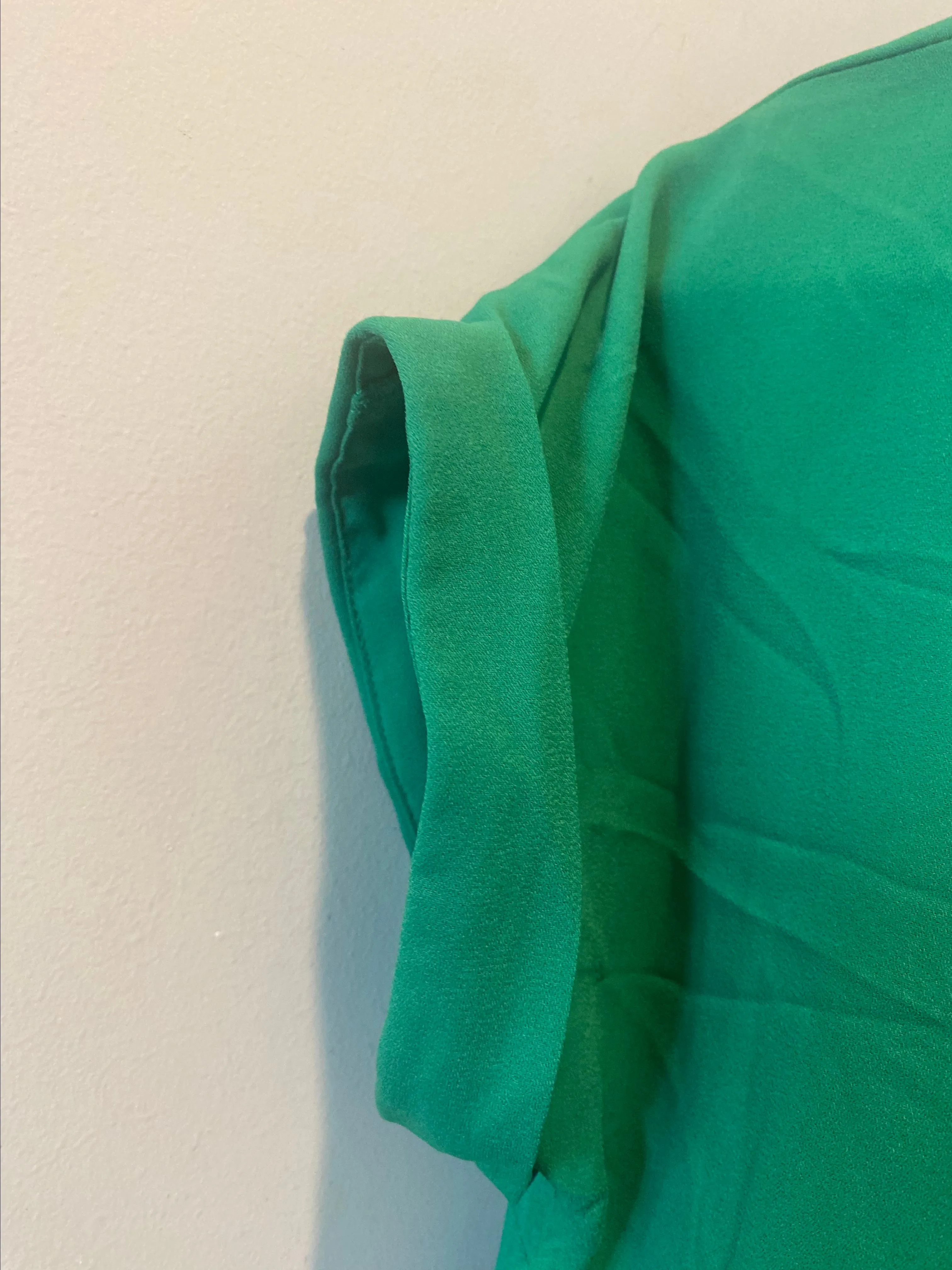 Listing Image Blurred Background