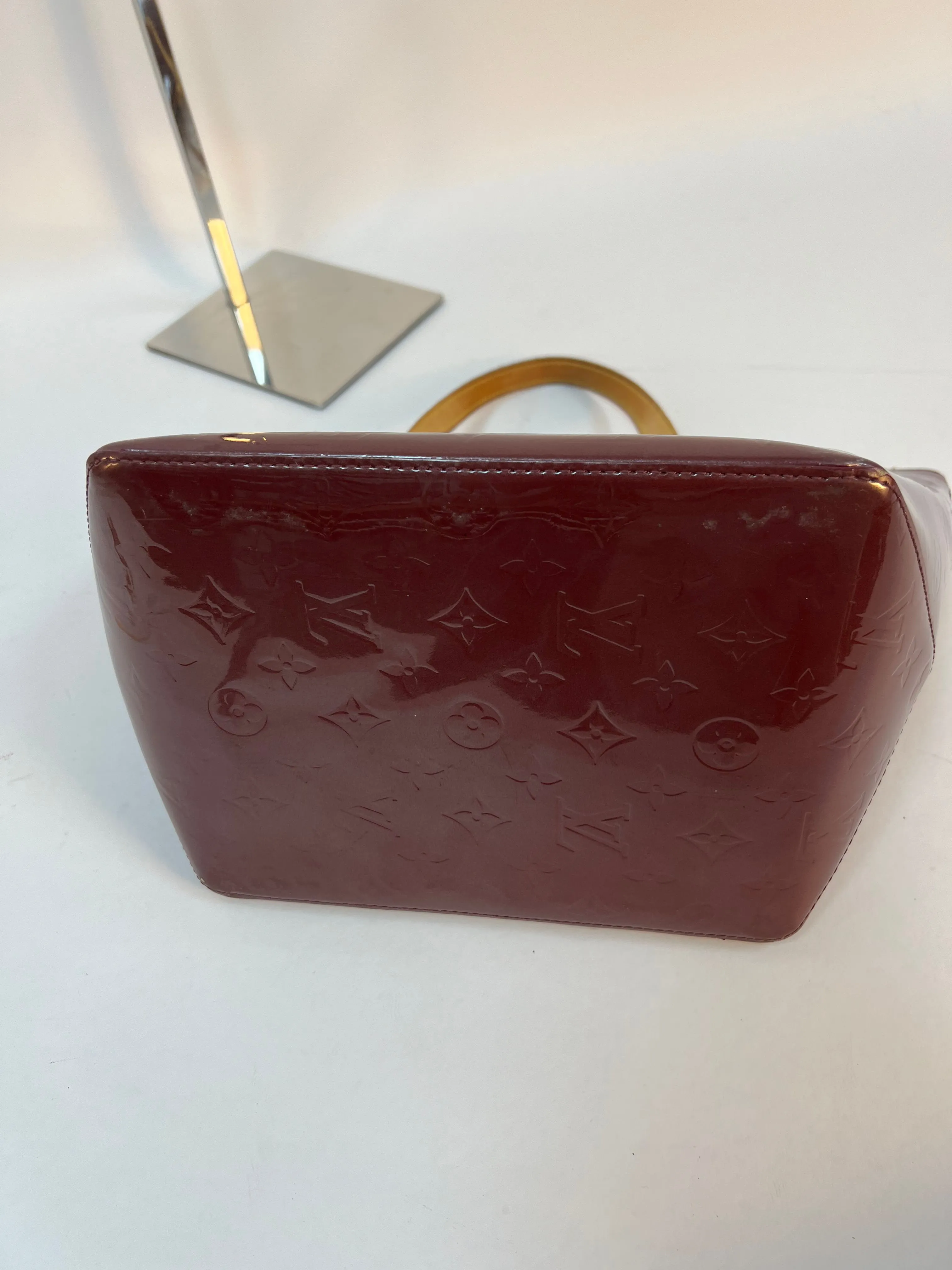 Listing Image Blurred Background