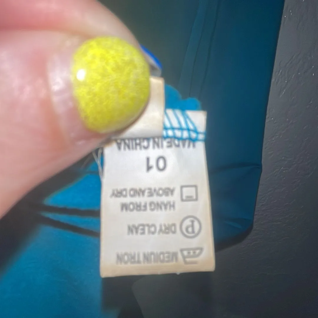 Listing Image Blurred Background