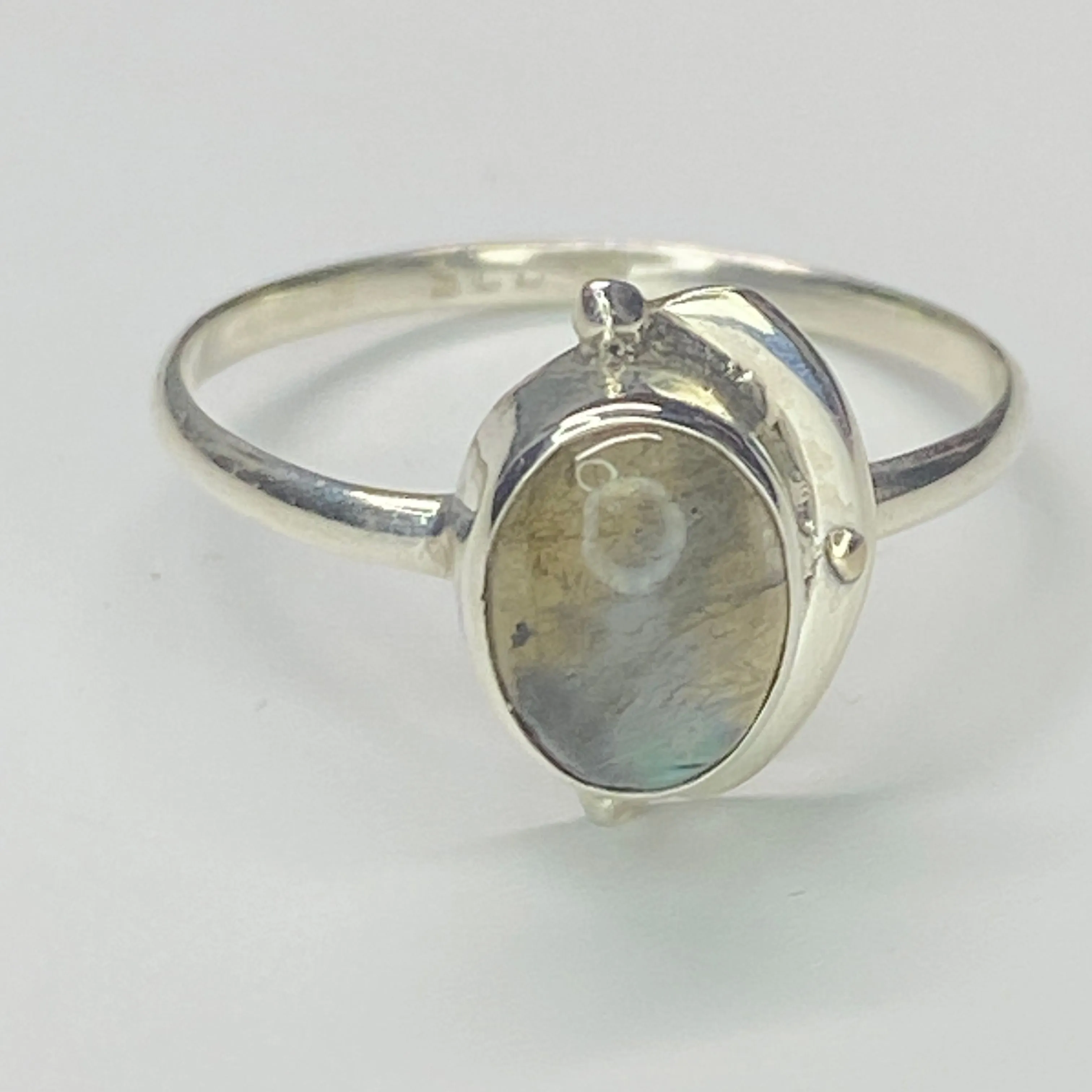 Product image for A514 Dainty Minimalist Sterling Silver 925 Oval Labradorite Ring