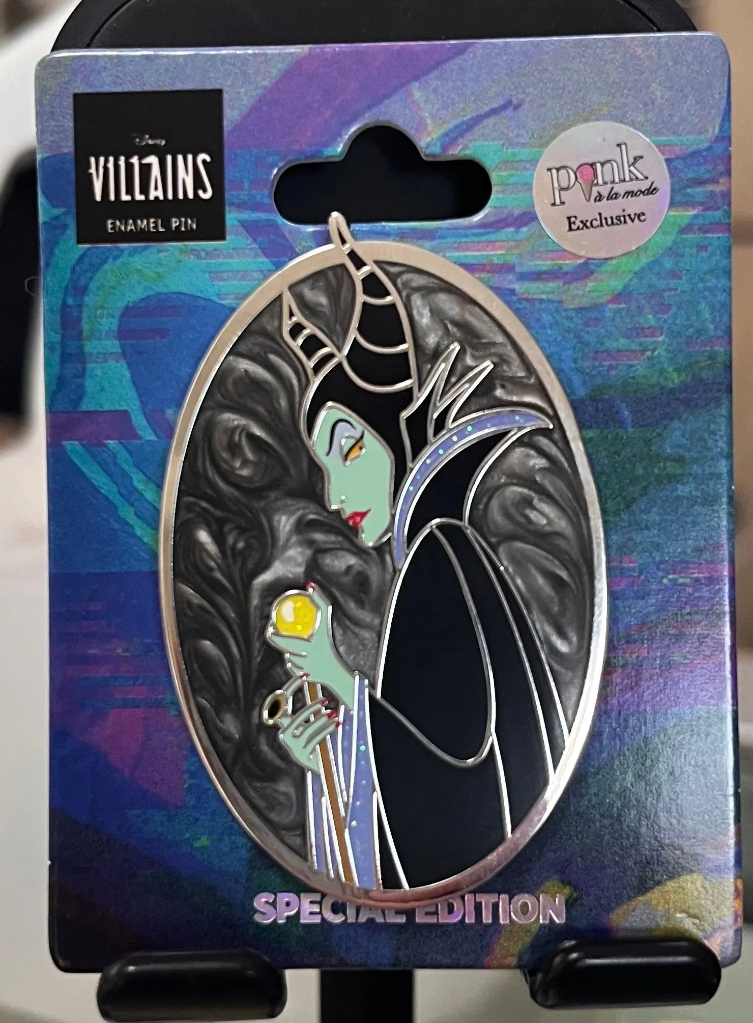 Product image for Disney Maleficent Profile with Holding Scepter Pin PALM LE 500