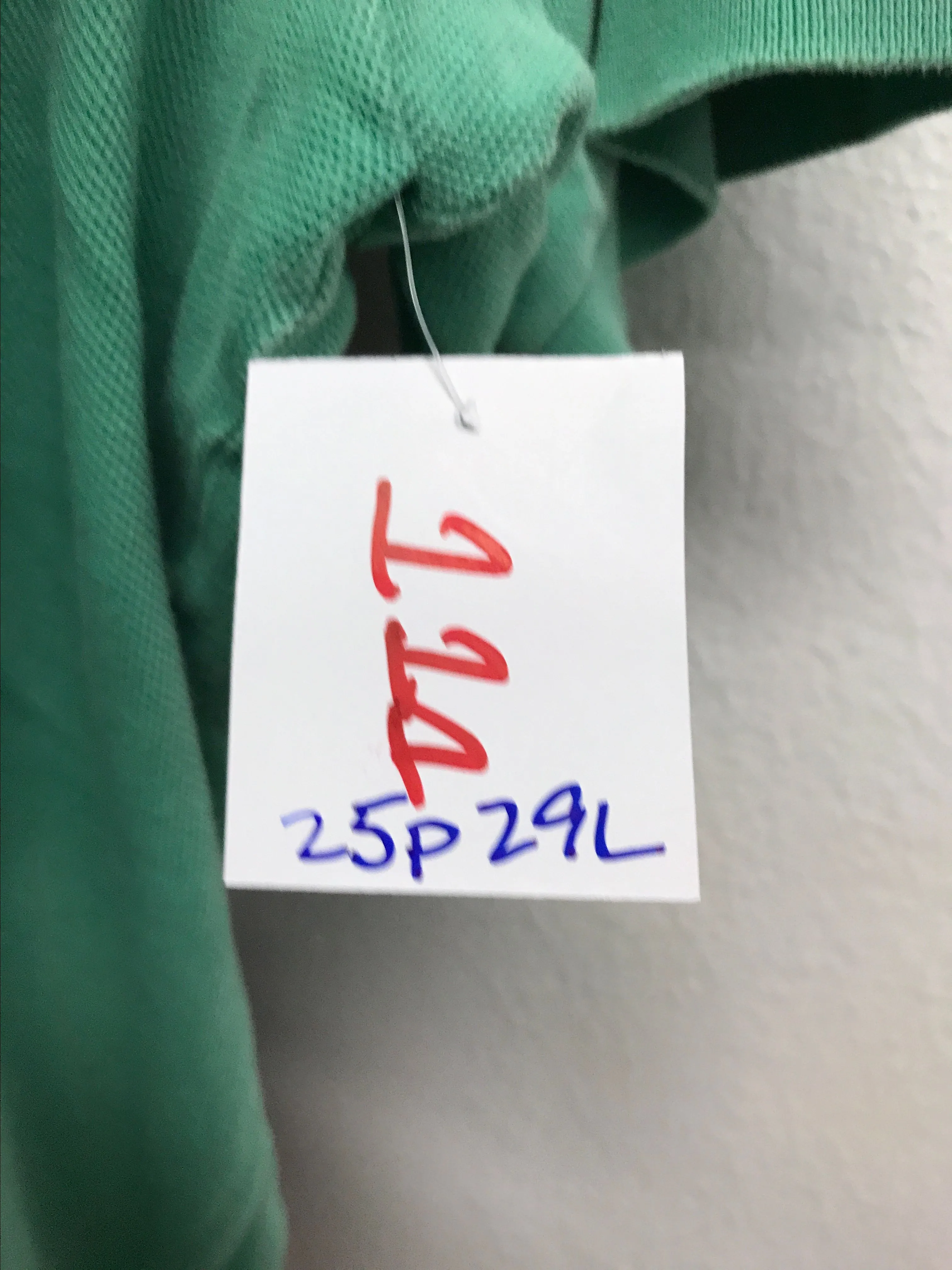 Listing Image Blurred Background