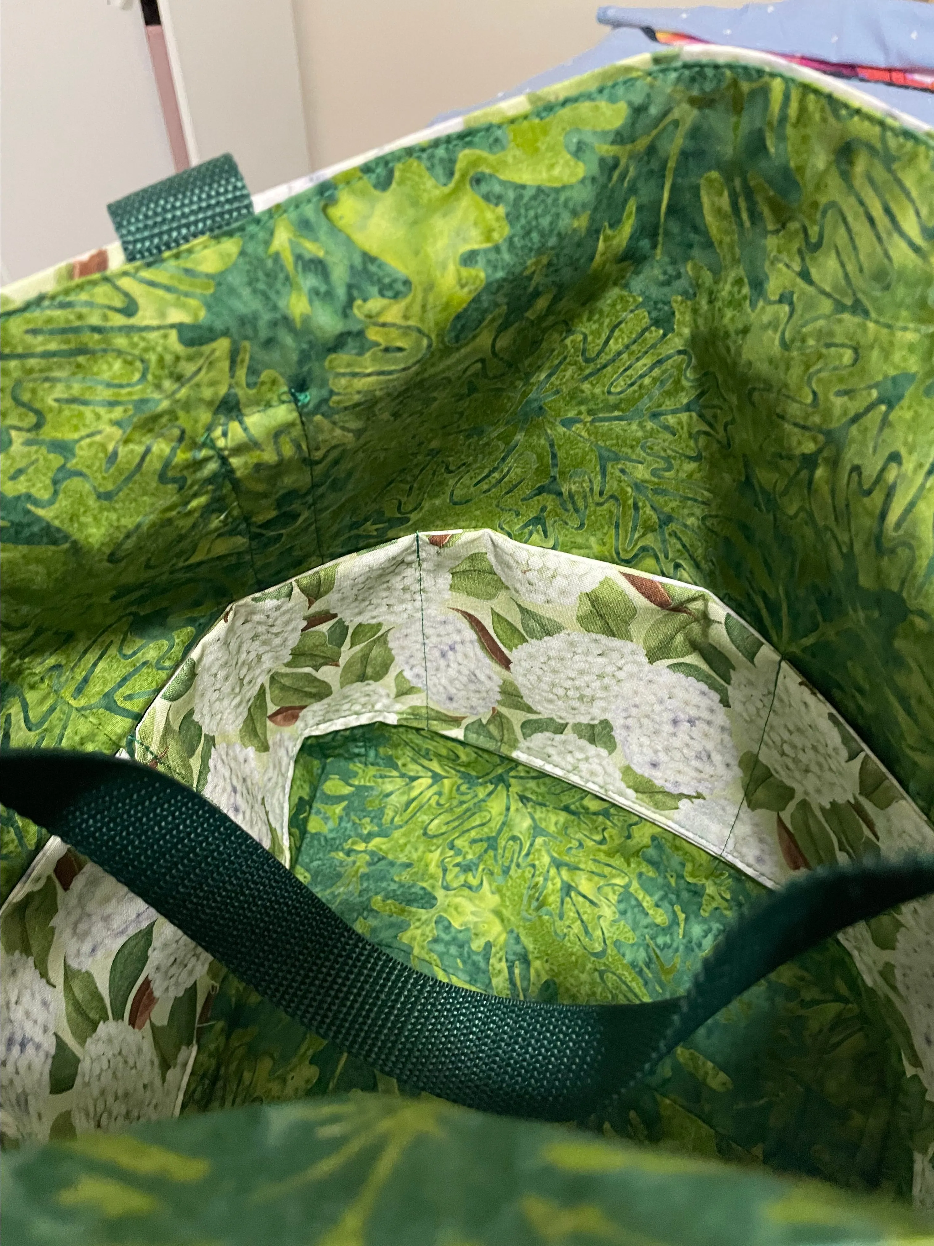 Listing Image Blurred Background