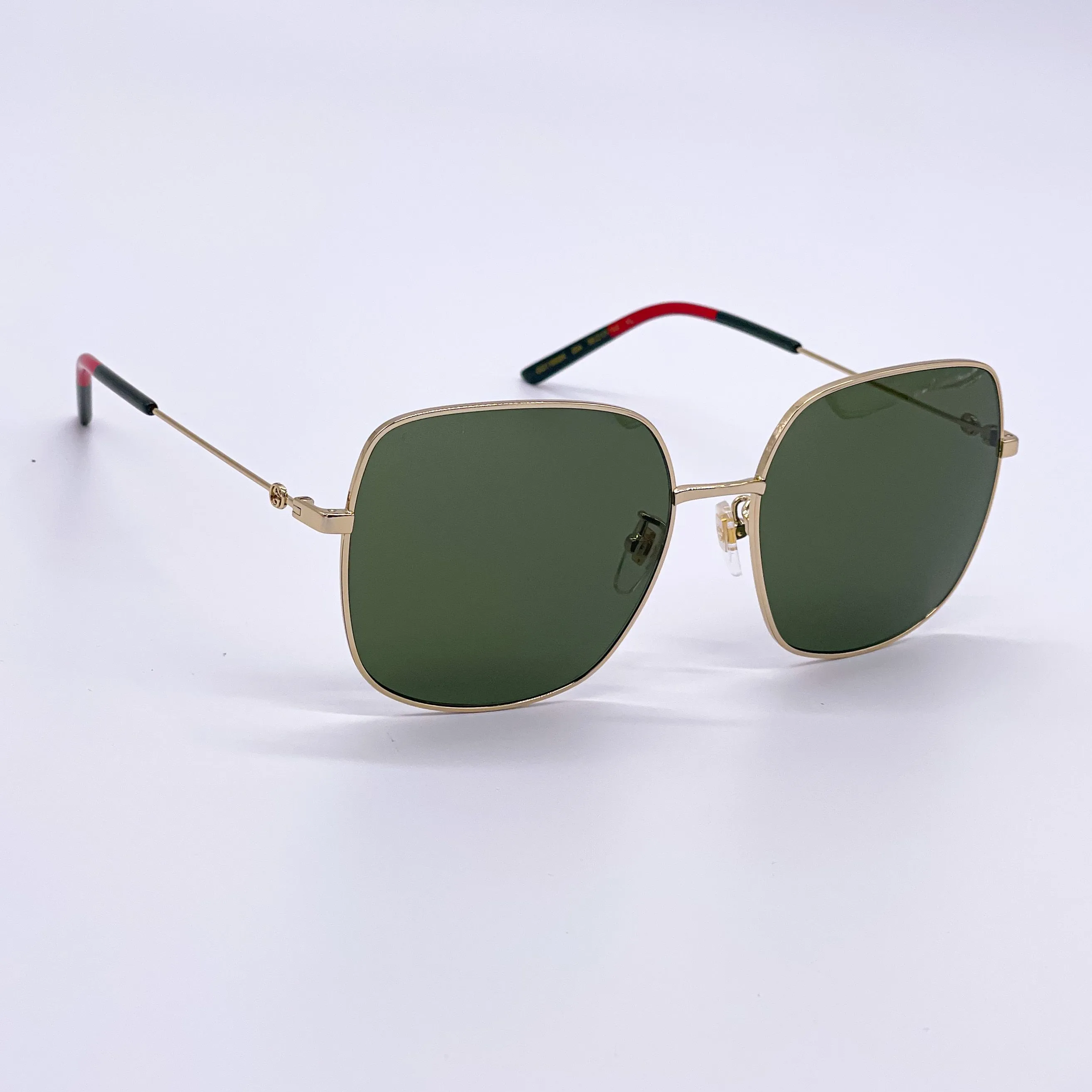 Listing Image Blurred Background