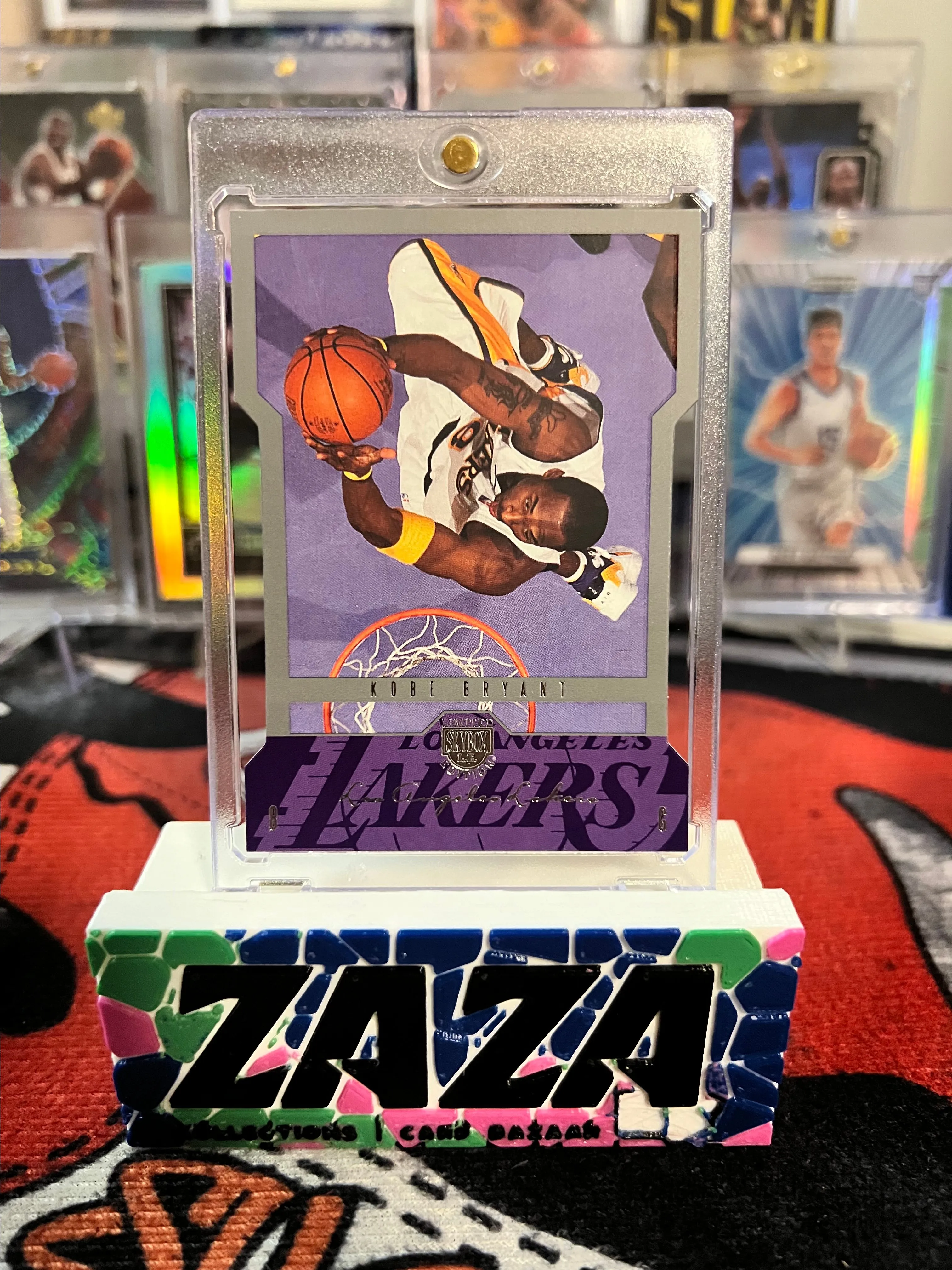 Product image for 2004-05 FLEER SKYBOX LIMITED EDITION DIE CUT KOBE BRYANT #69