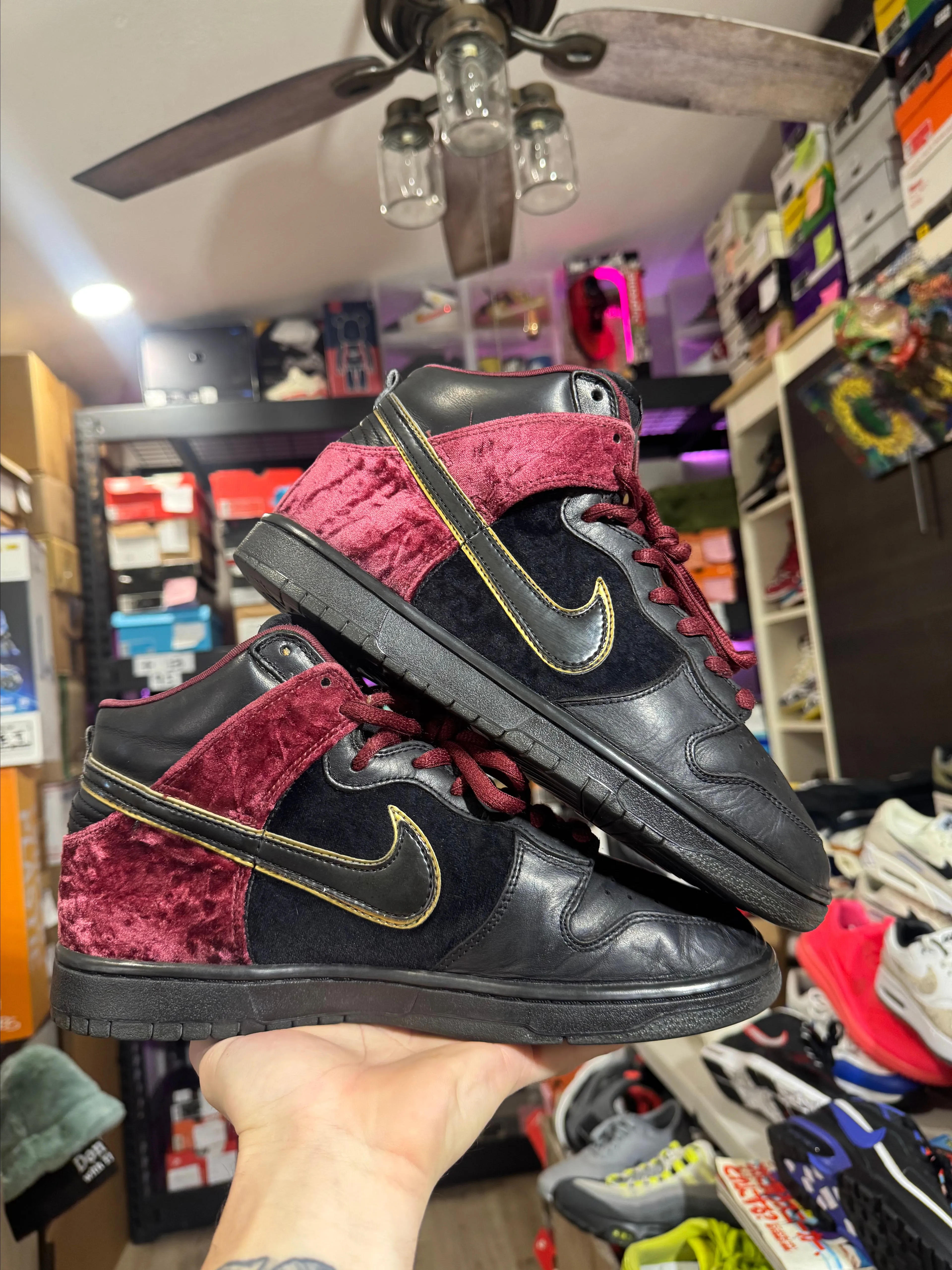 Nike SB Dunk High Premium Bloody Size Og box