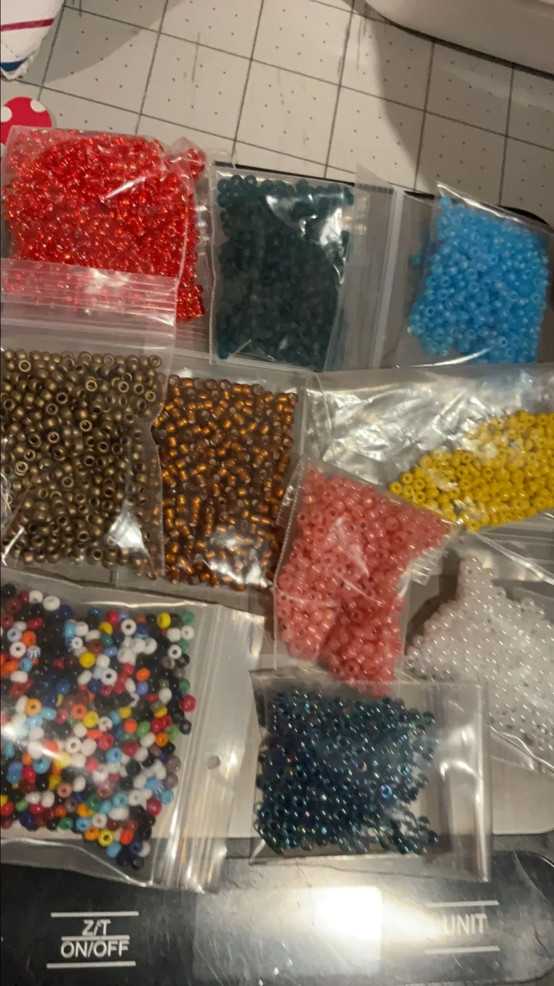 Product image for Size 8 seed beads