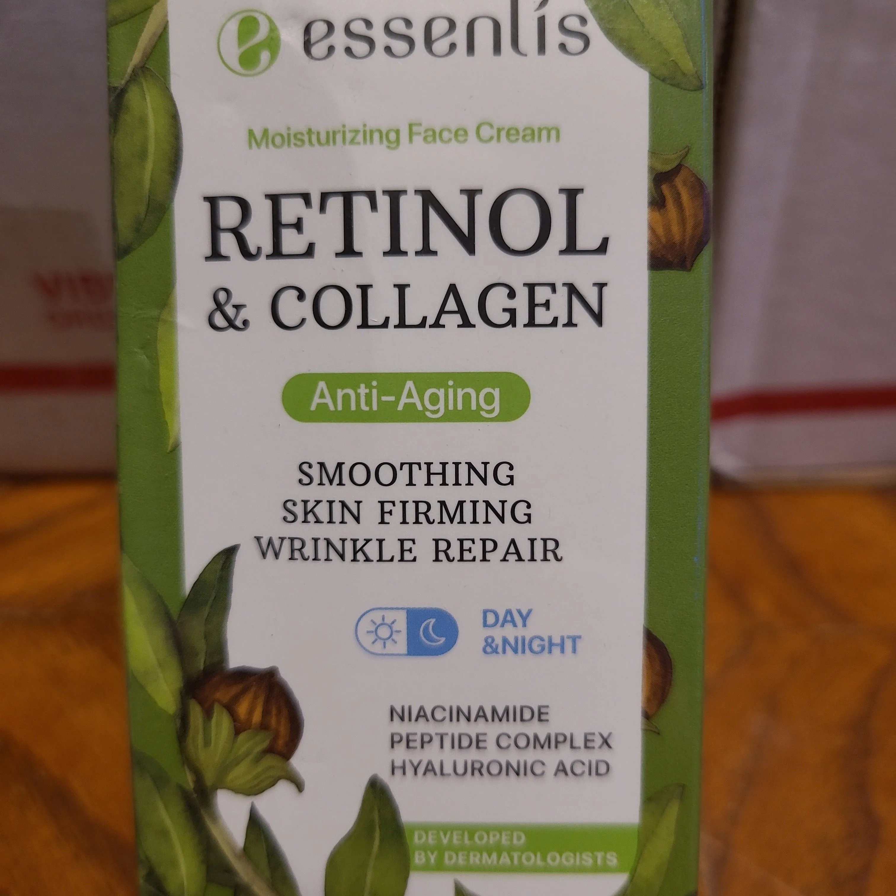 Product image for Essenlis Face Moisturizer Retinol Cream.  (577)