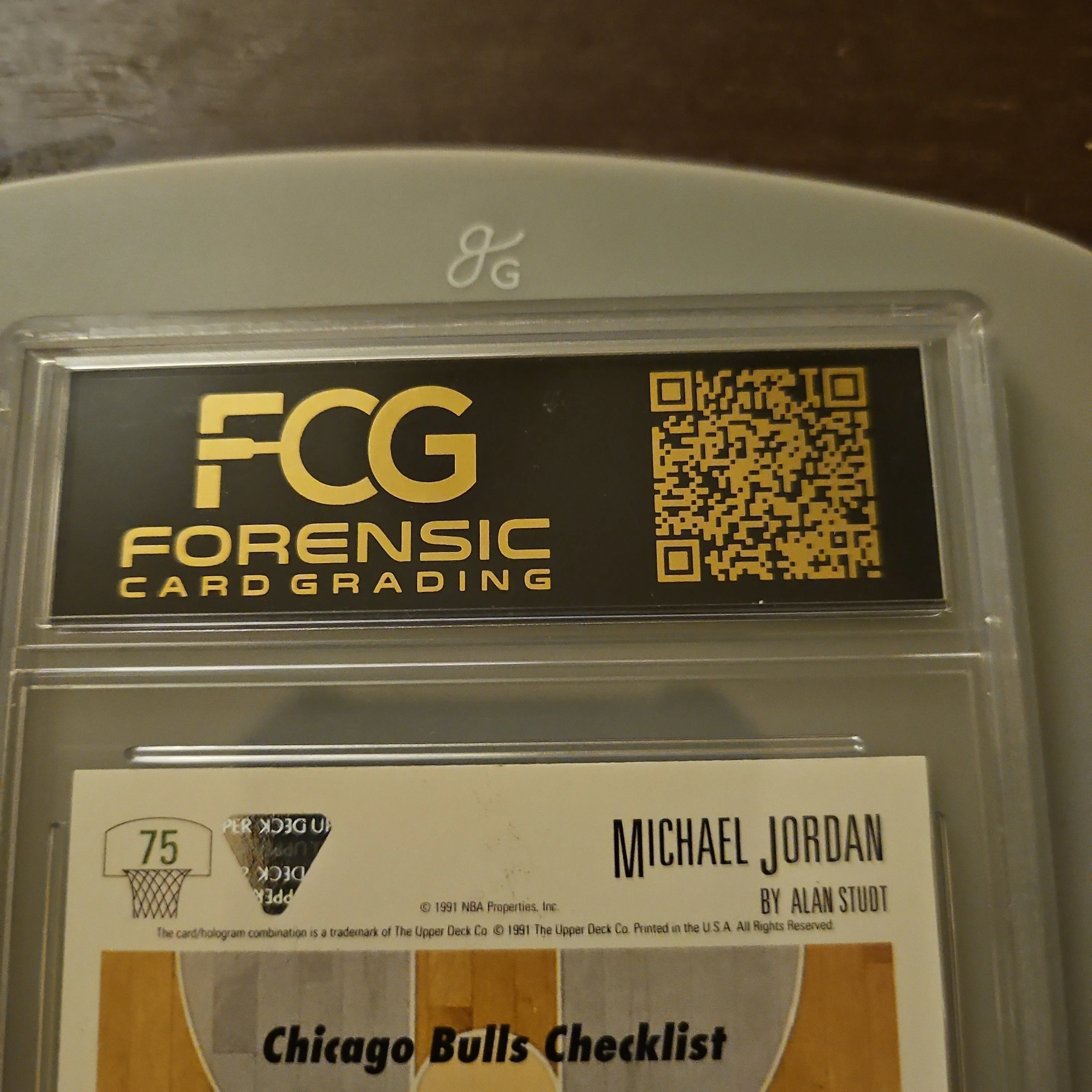 Listing Image Blurred Background