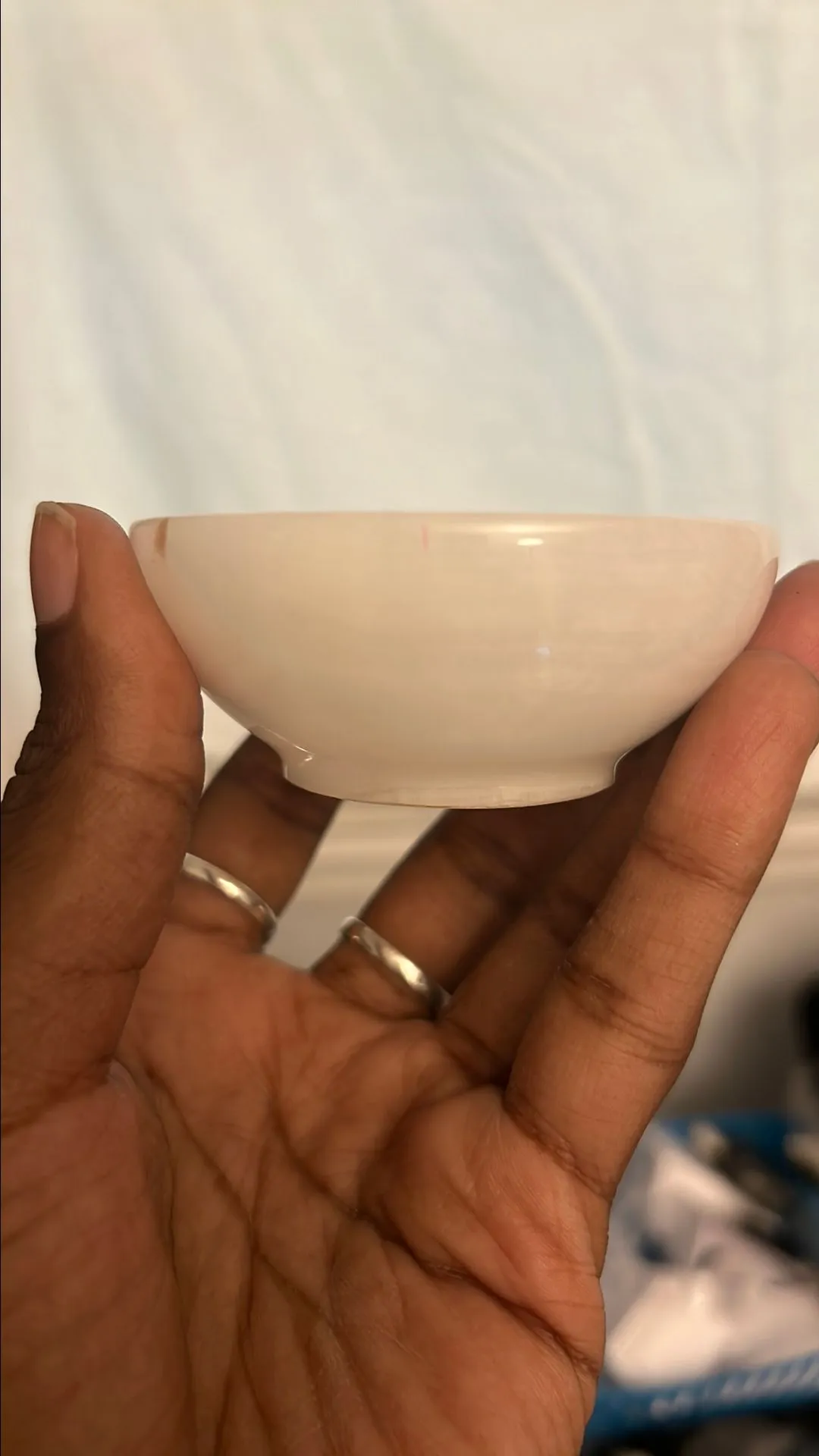Listing Image Blurred Background