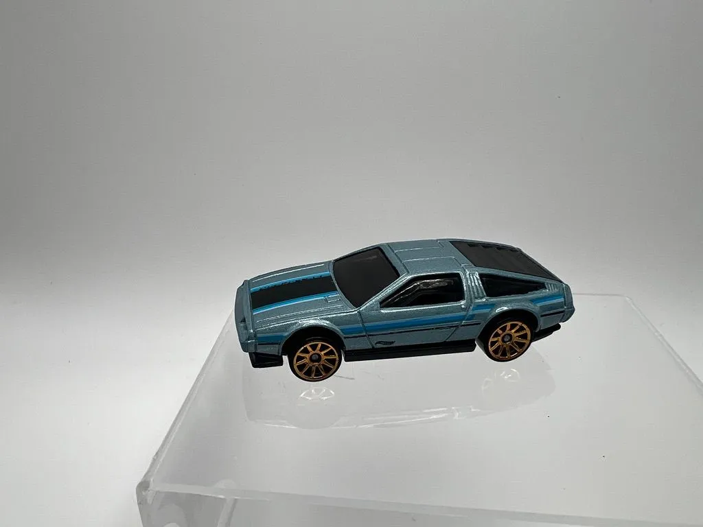 Listing Image Blurred Background