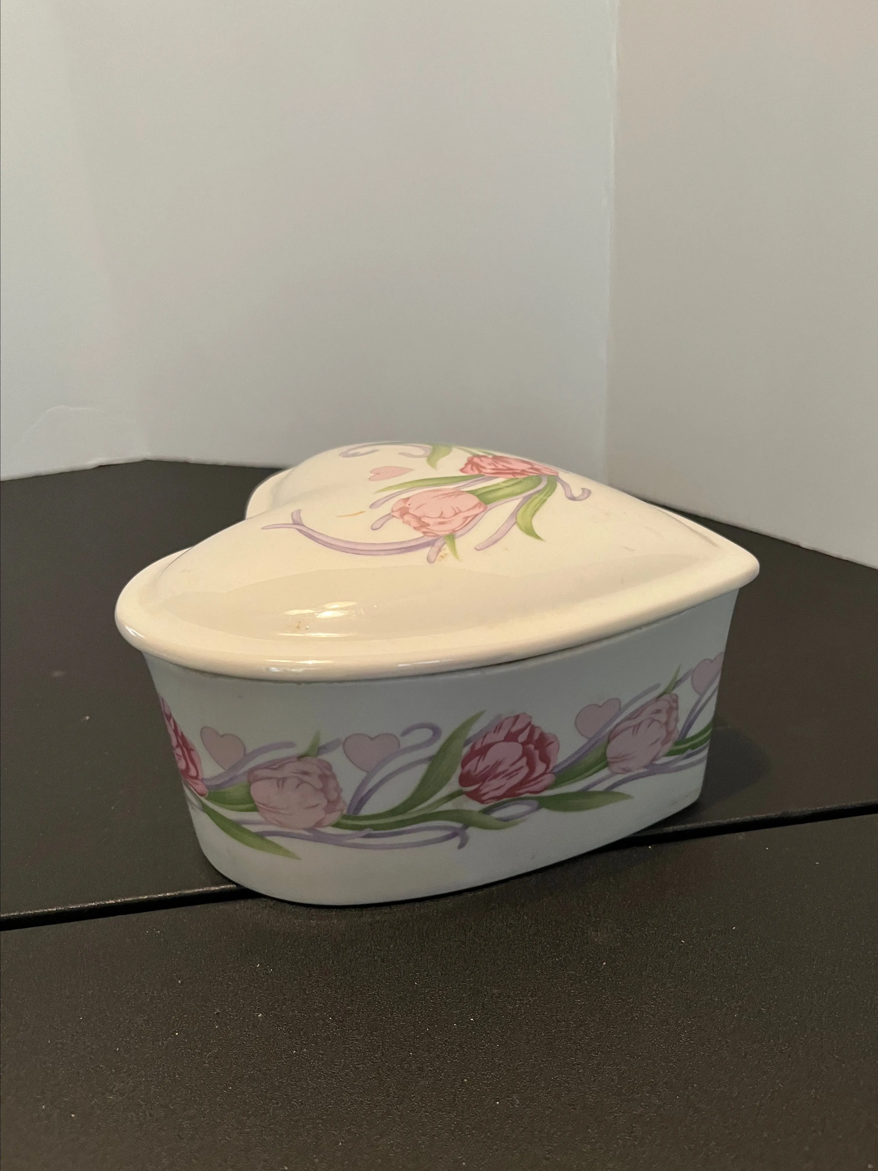 Listing Image Blurred Background