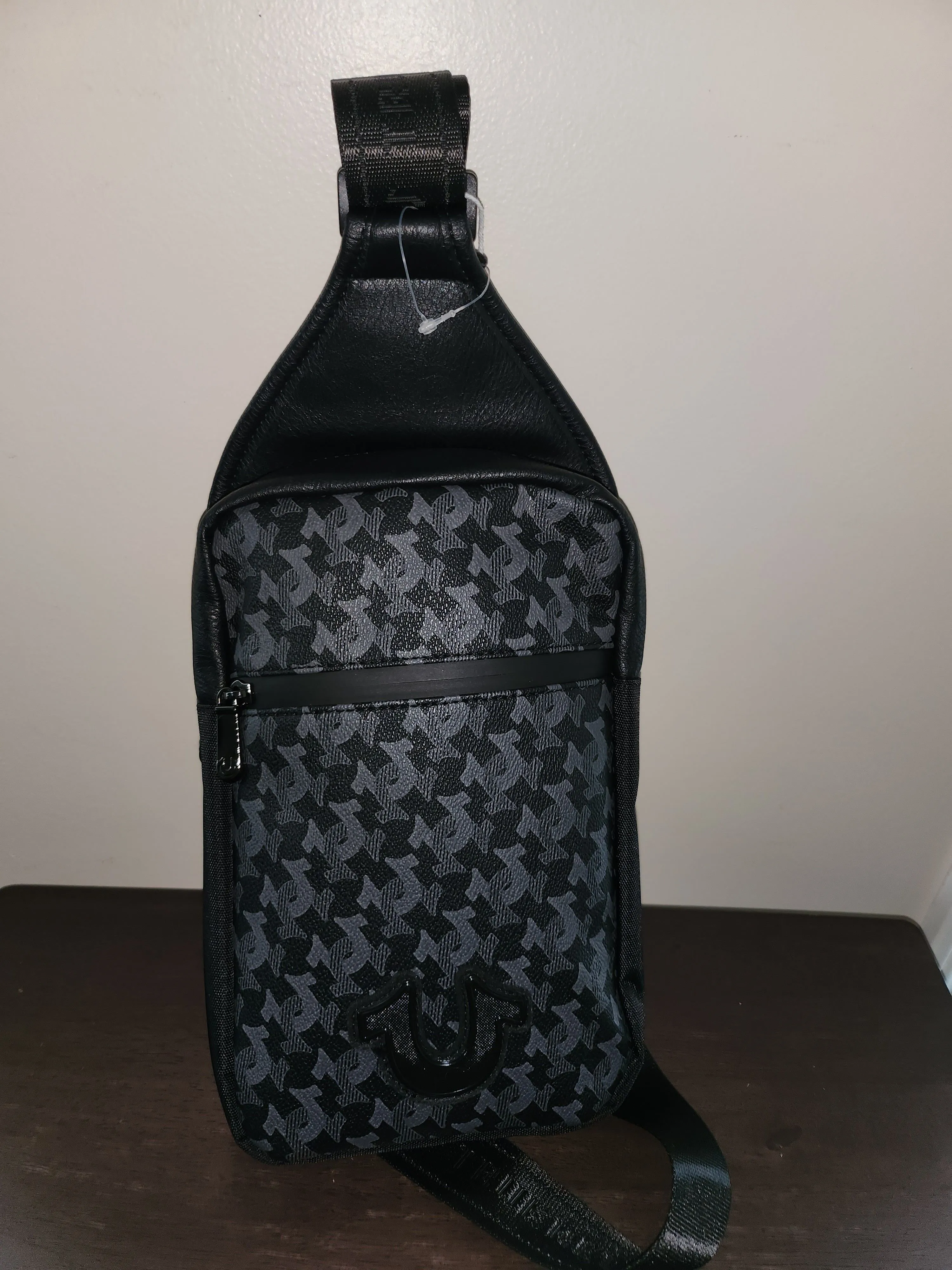 884c2aa1-077f-4e71-84e3-cb7e97754778