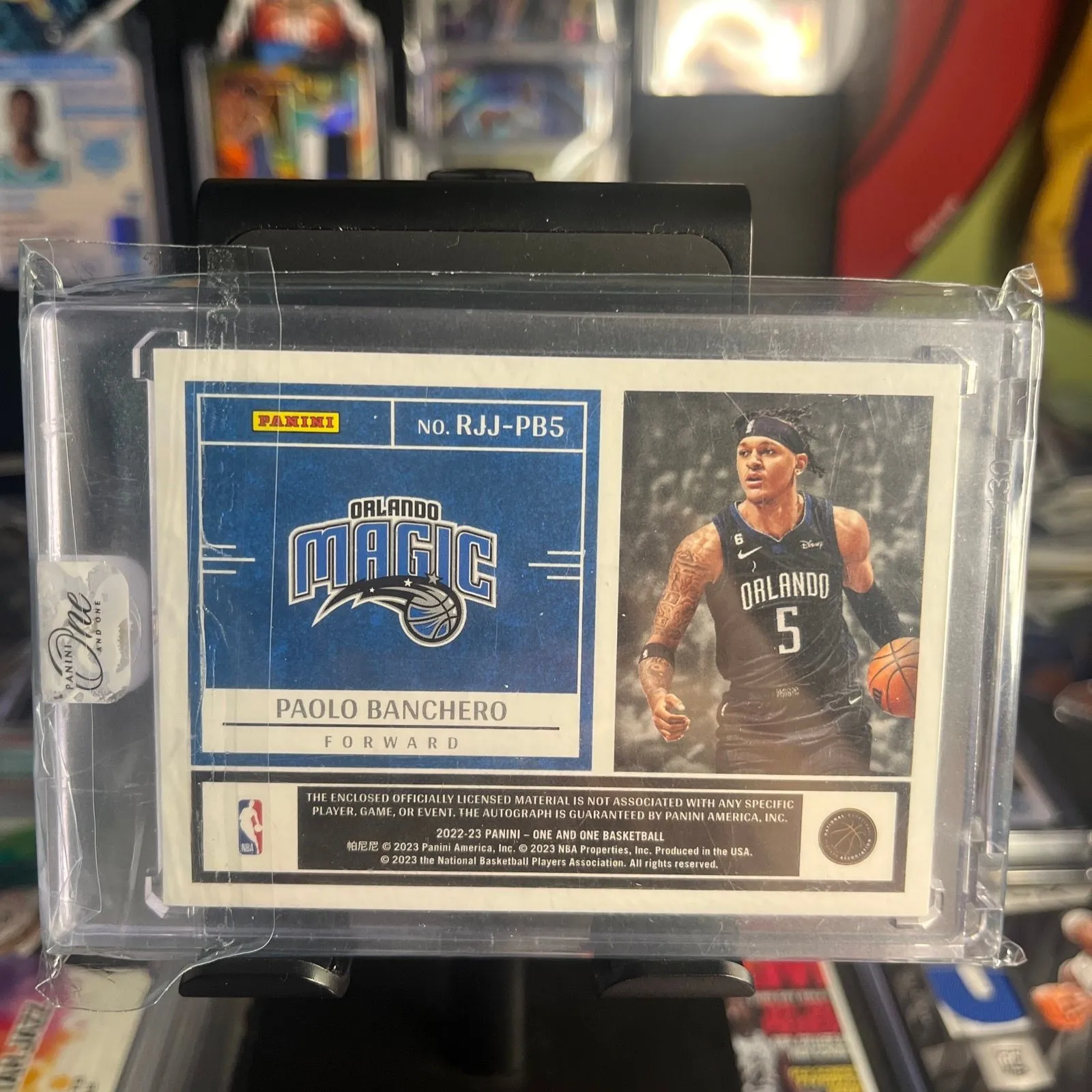 Listing Image Blurred Background