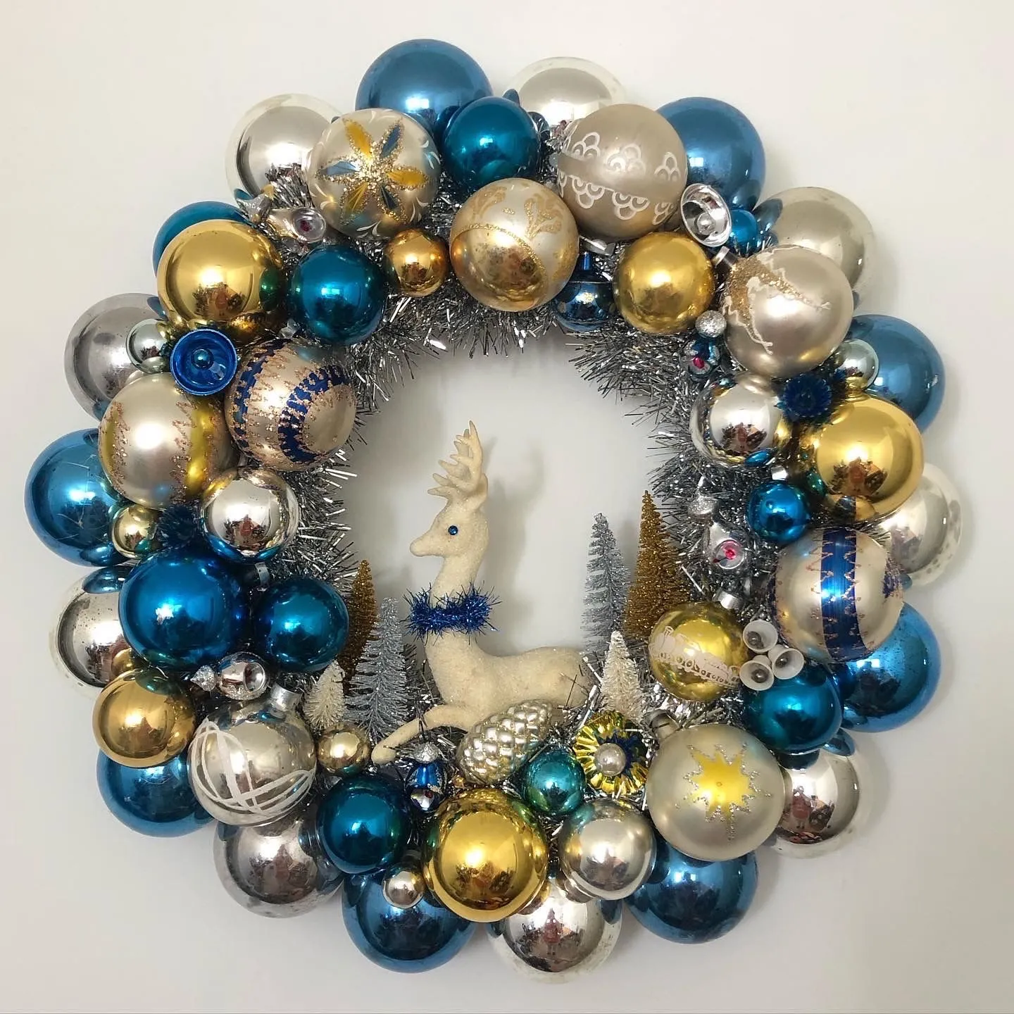 Product image for Handmade ornament wreath with all vintage ornaments