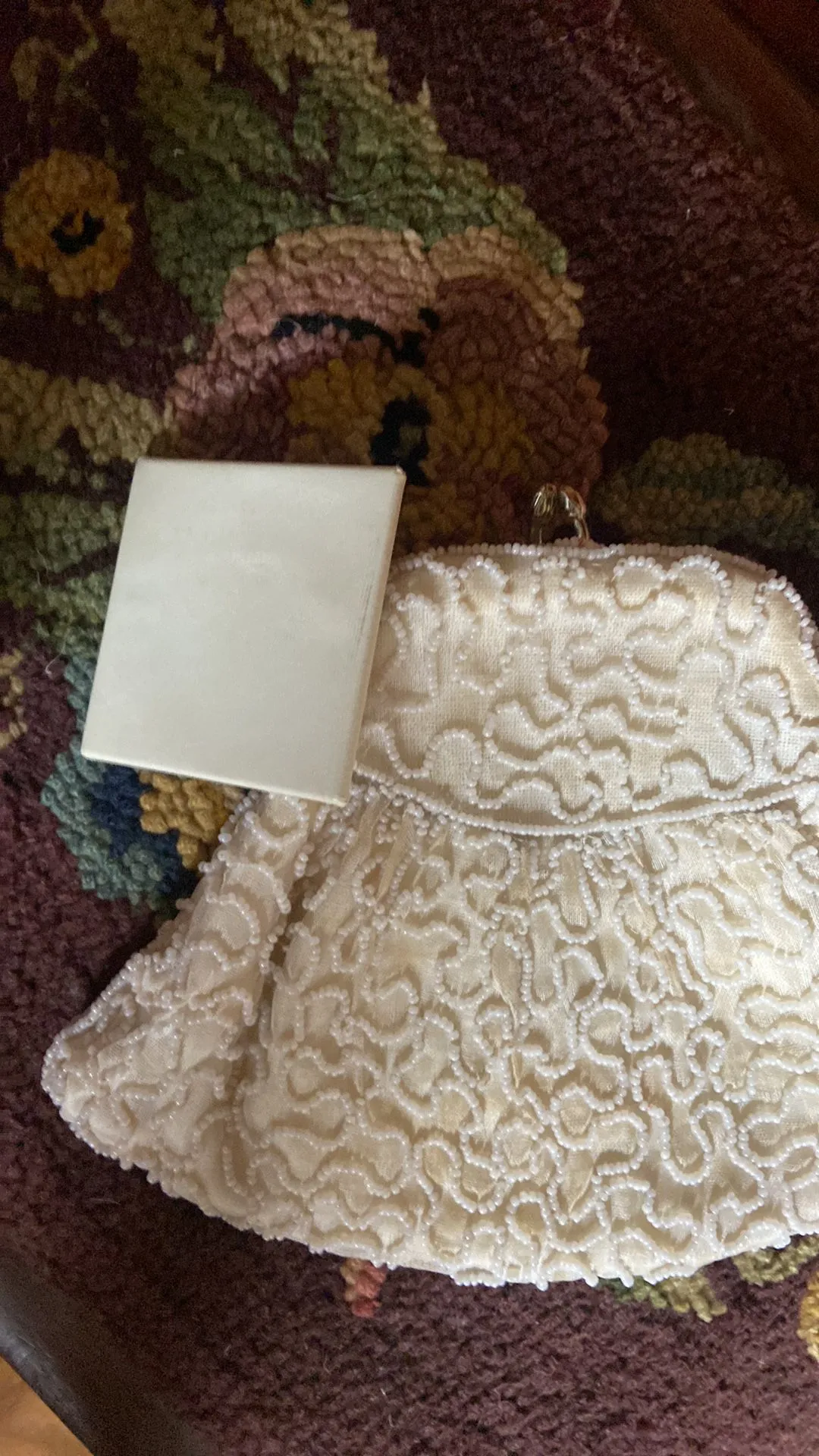 Listing Image Blurred Background