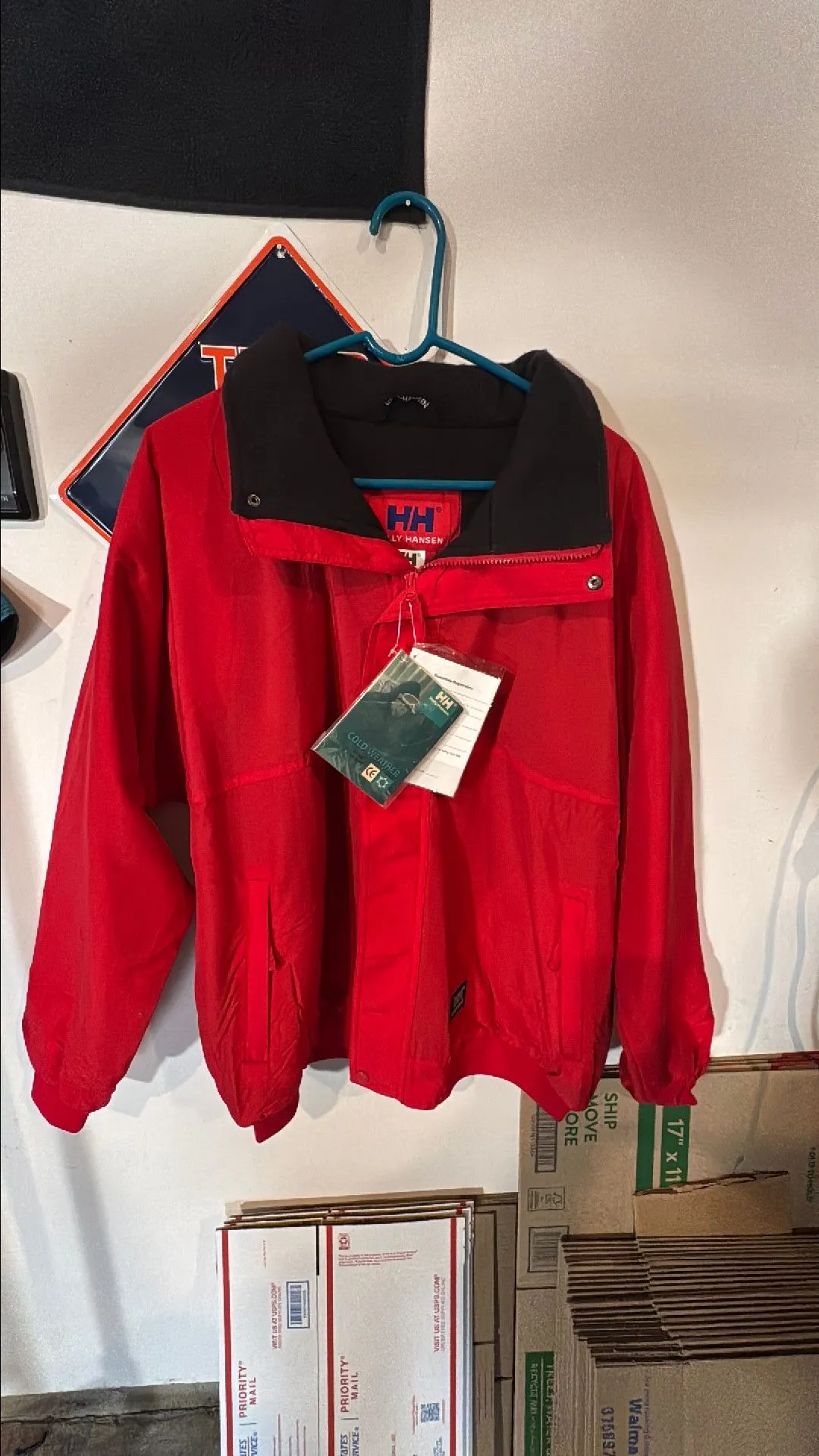 Product image for NWT Helly Hansen Jacket Men's Large Red