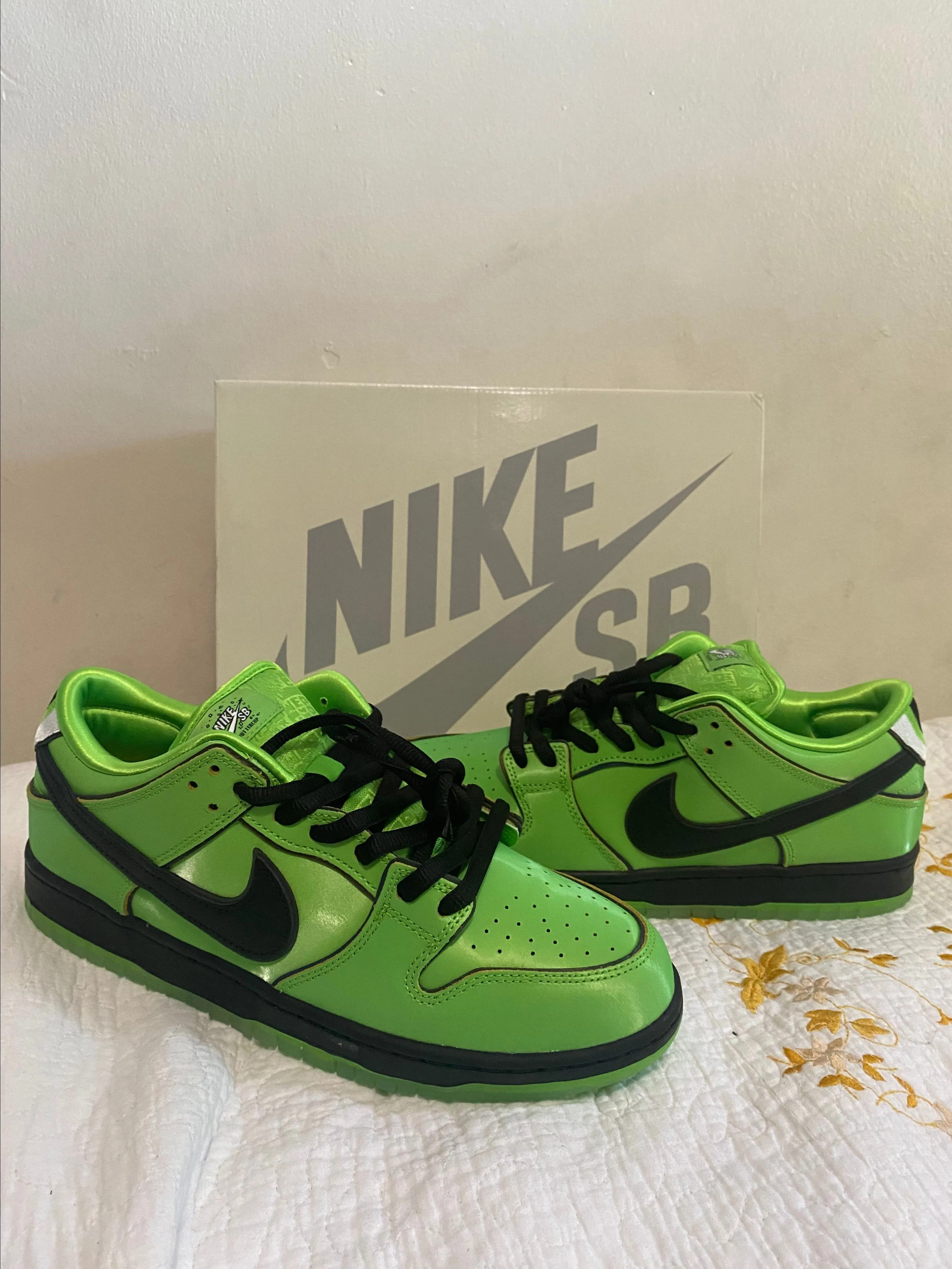 Listing Image Blurred Background