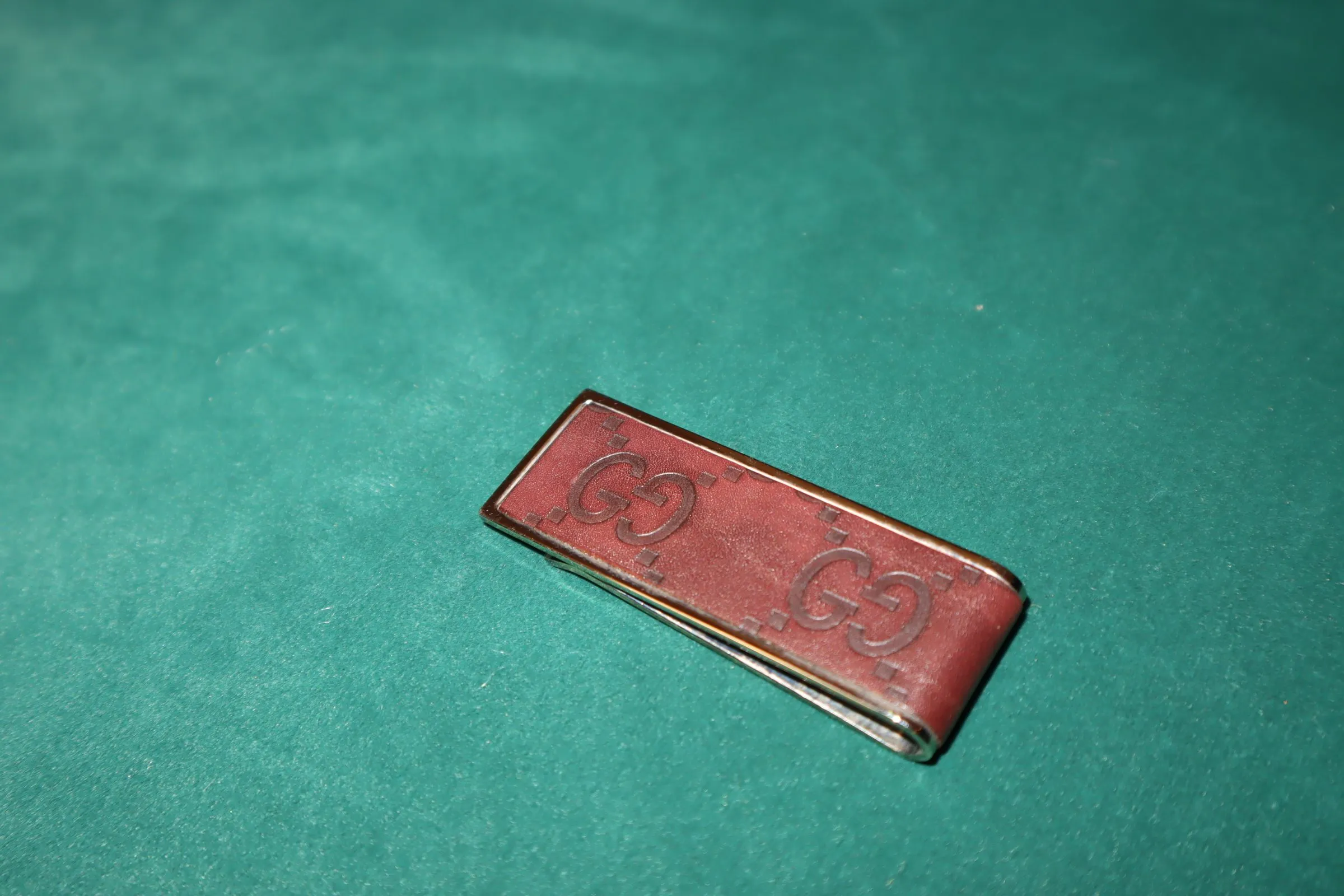 Listing Image Blurred Background