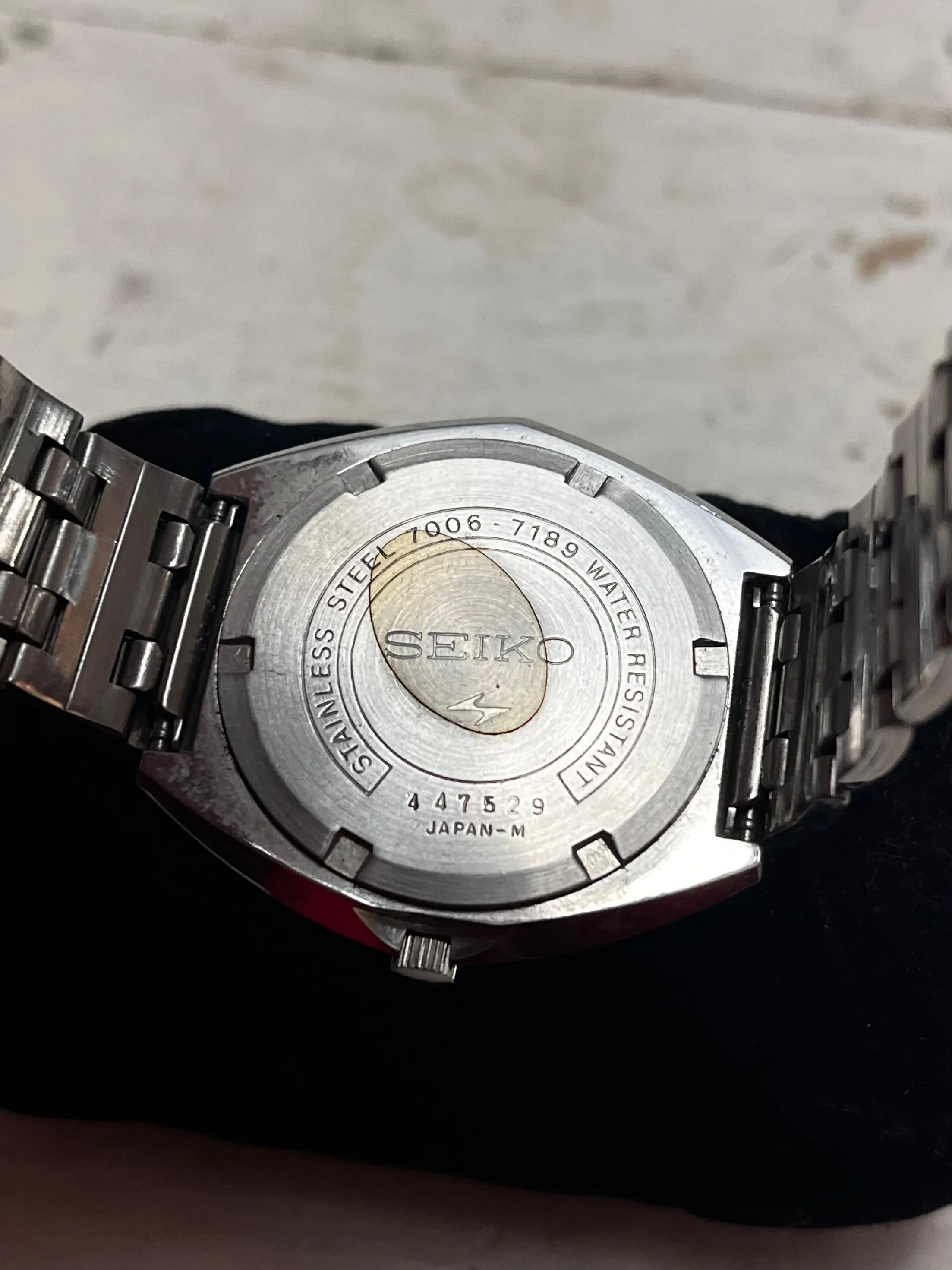 Listing Image Blurred Background