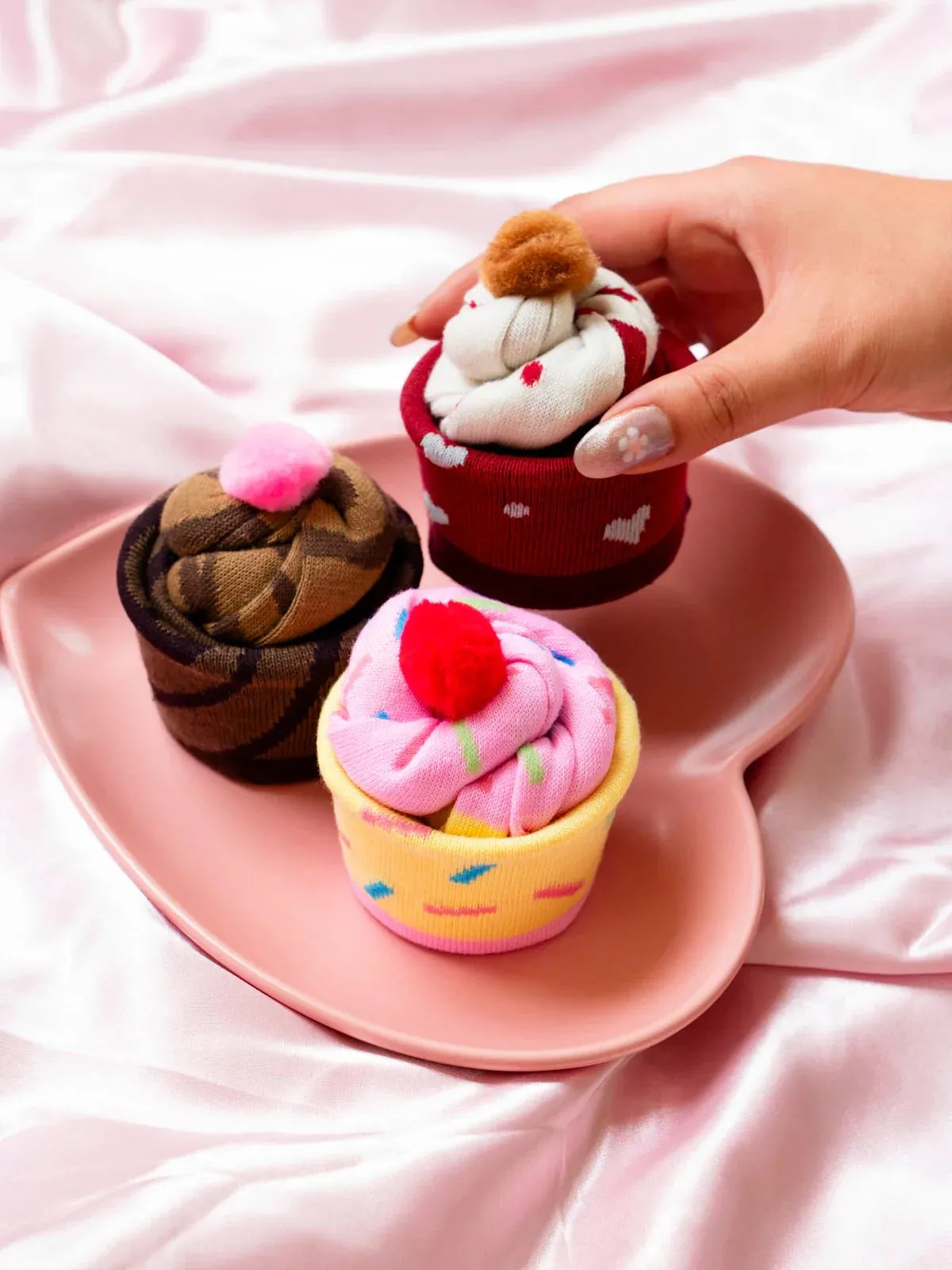 Product image for LEG AVENUE CUPCAKE SOCK GIFT SET