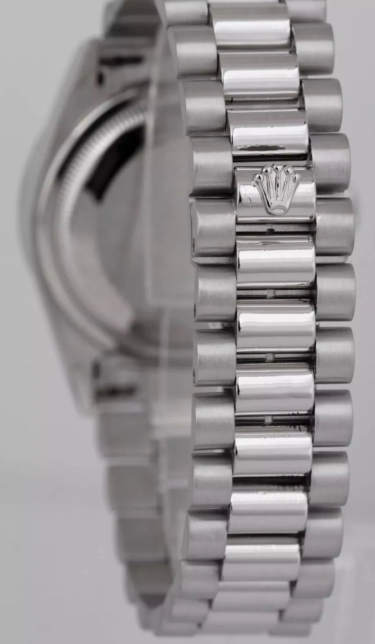 Listing Image Blurred Background