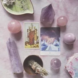 Product image for LIVE TAROT READING & CRYSTAL BUNDLE