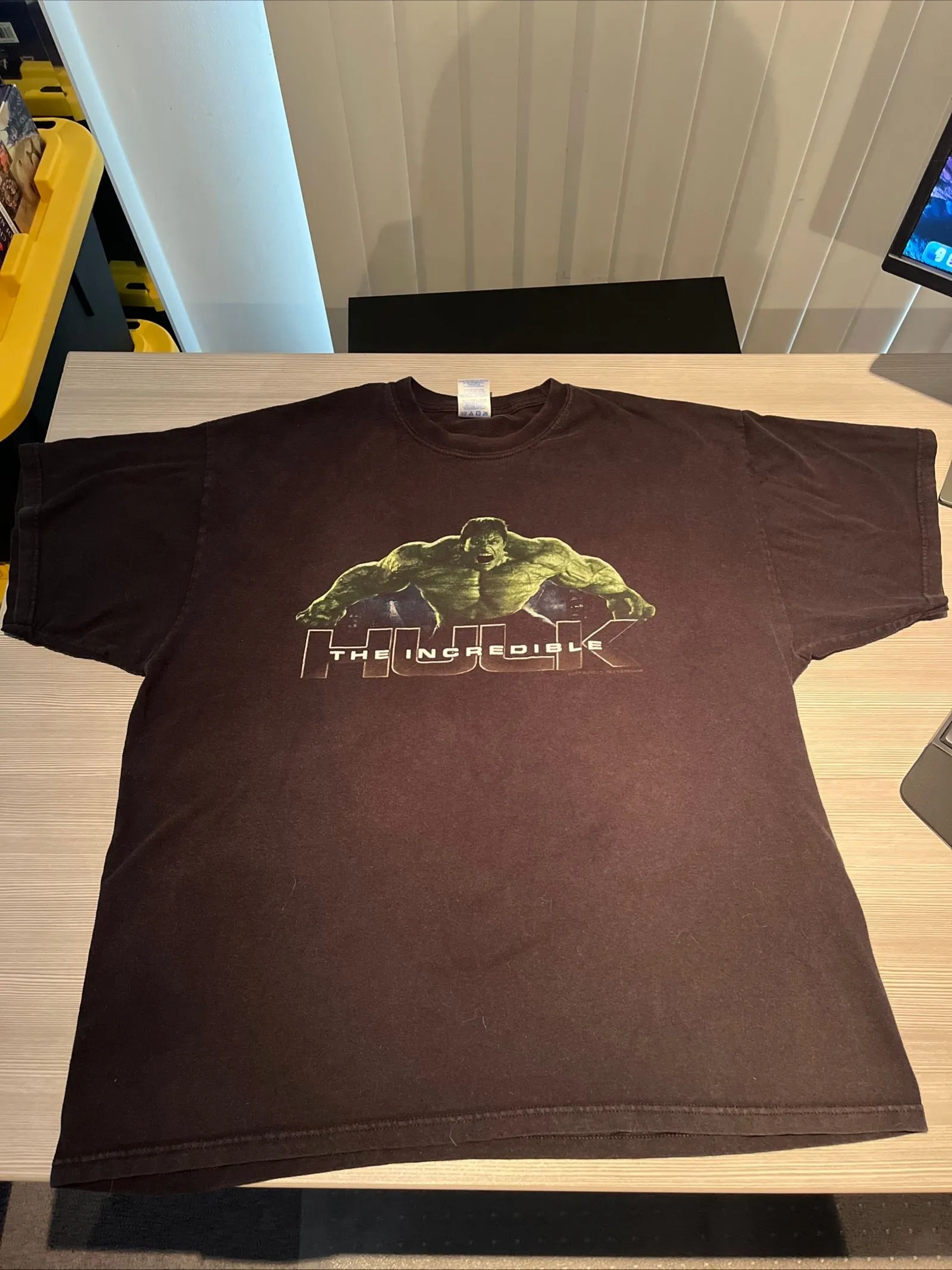 Product image for 2008 The Incredible Hulk Movie Promo T-Shirt 23.5"x27"