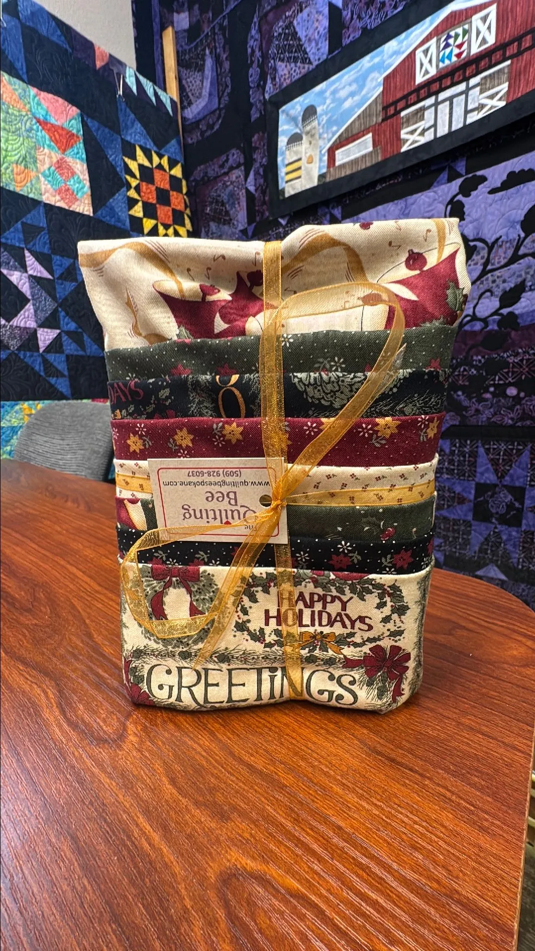 Product image for A Vintage Christmas Fat Quarter Bundle