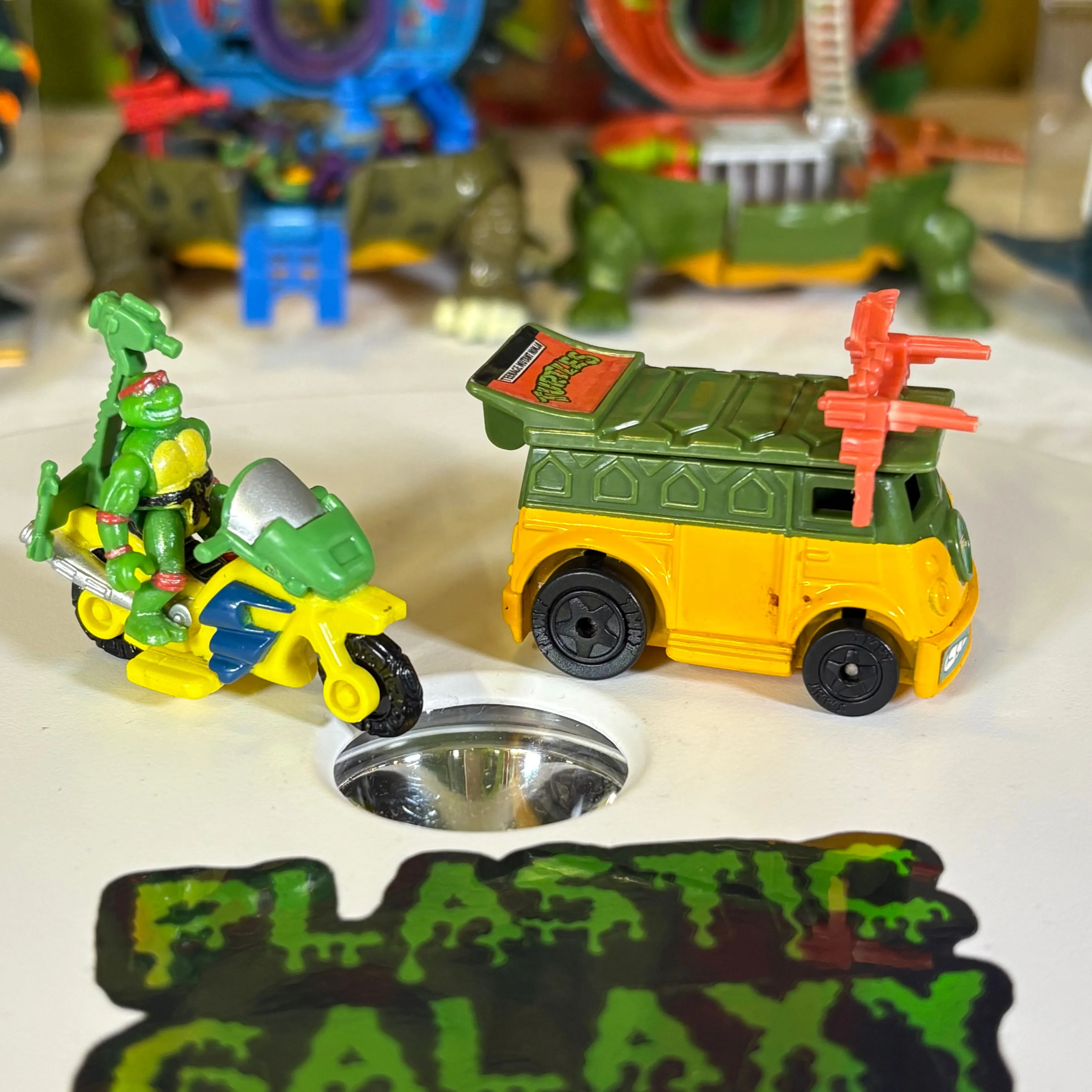 Product image for TMNT Mini Mutants Party Wagon Newsbike Combo