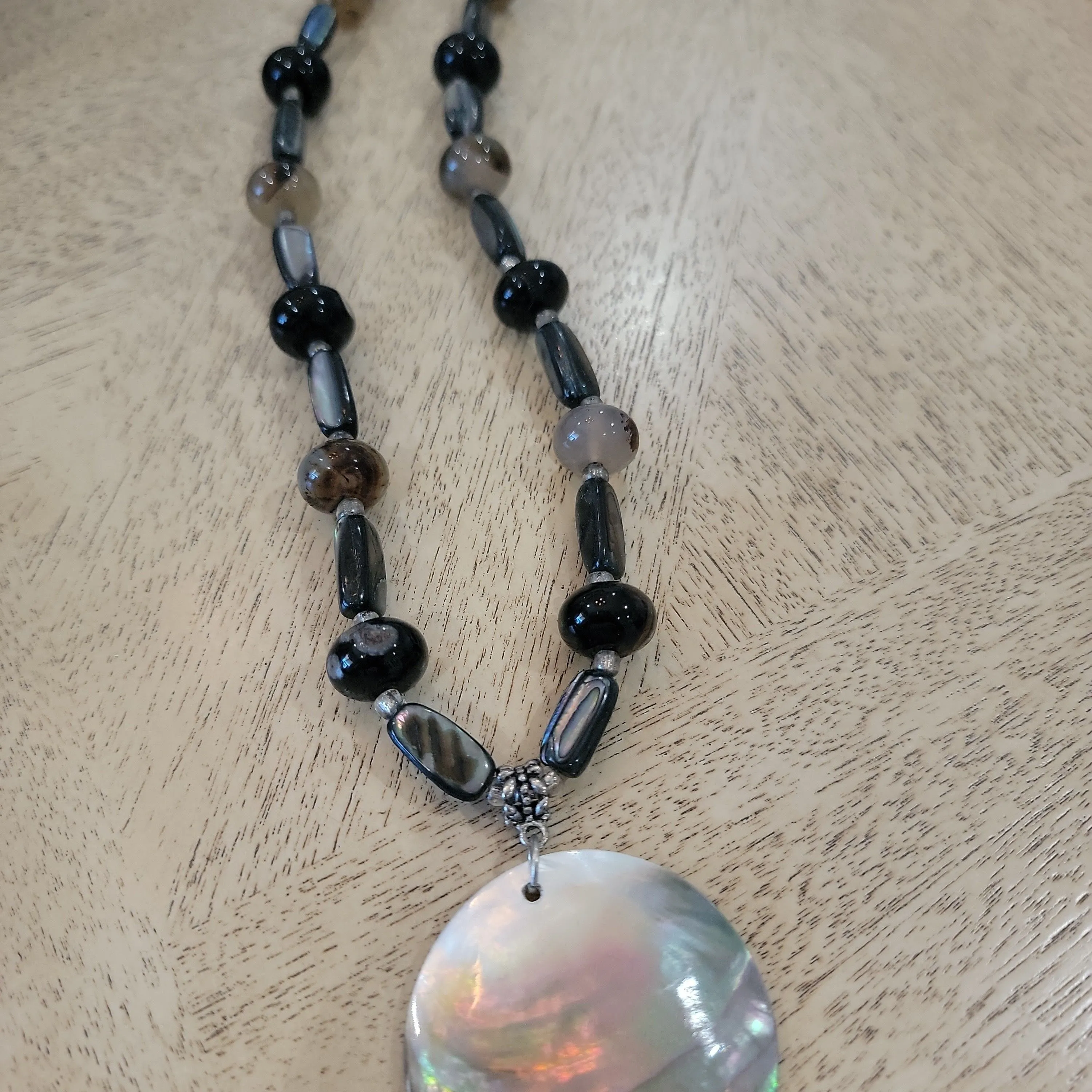 Product image for necklace with shell
