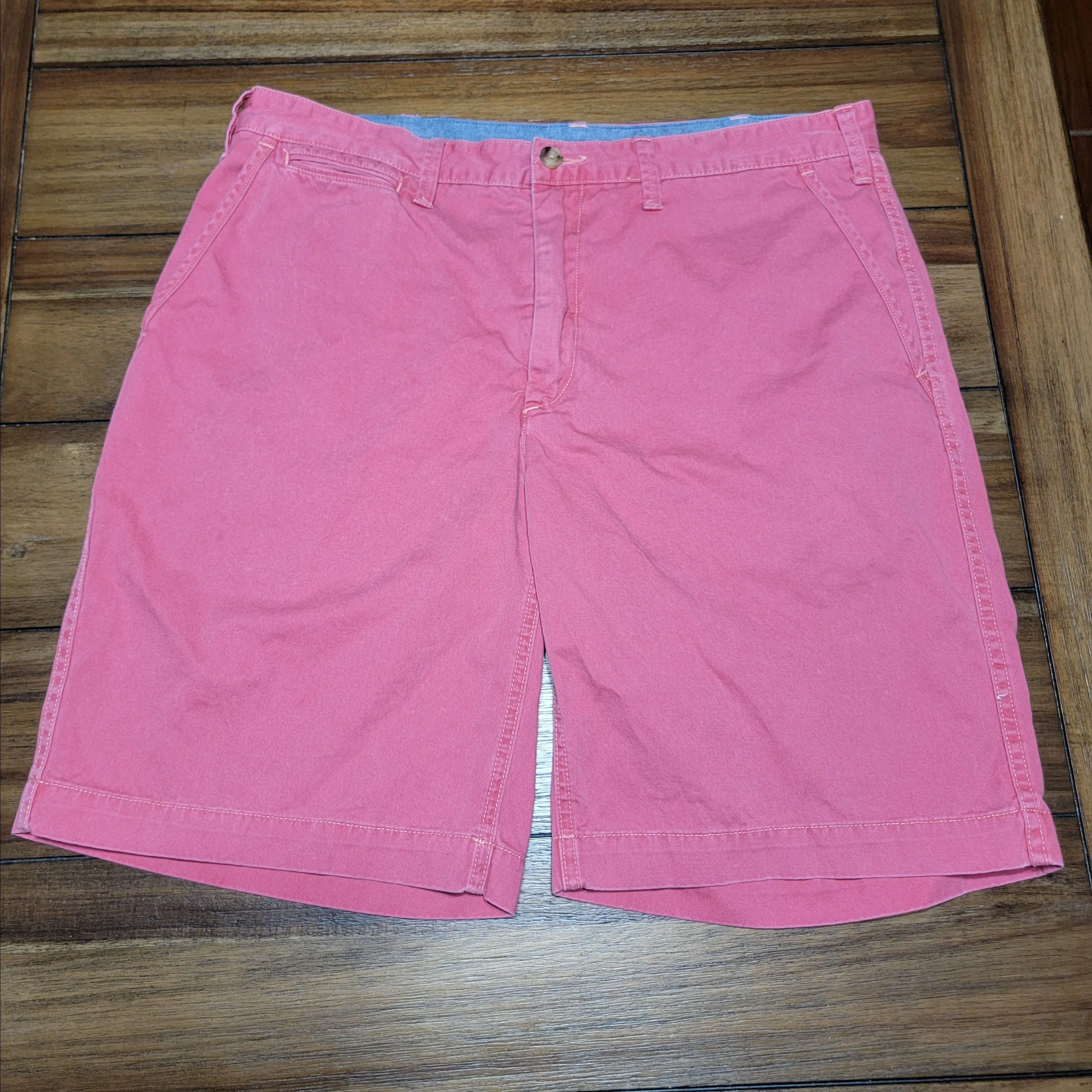 Product image for Polo by Ralph Lauren Red Shorts Relaxed Fit (Blue Waistband) - Size 36