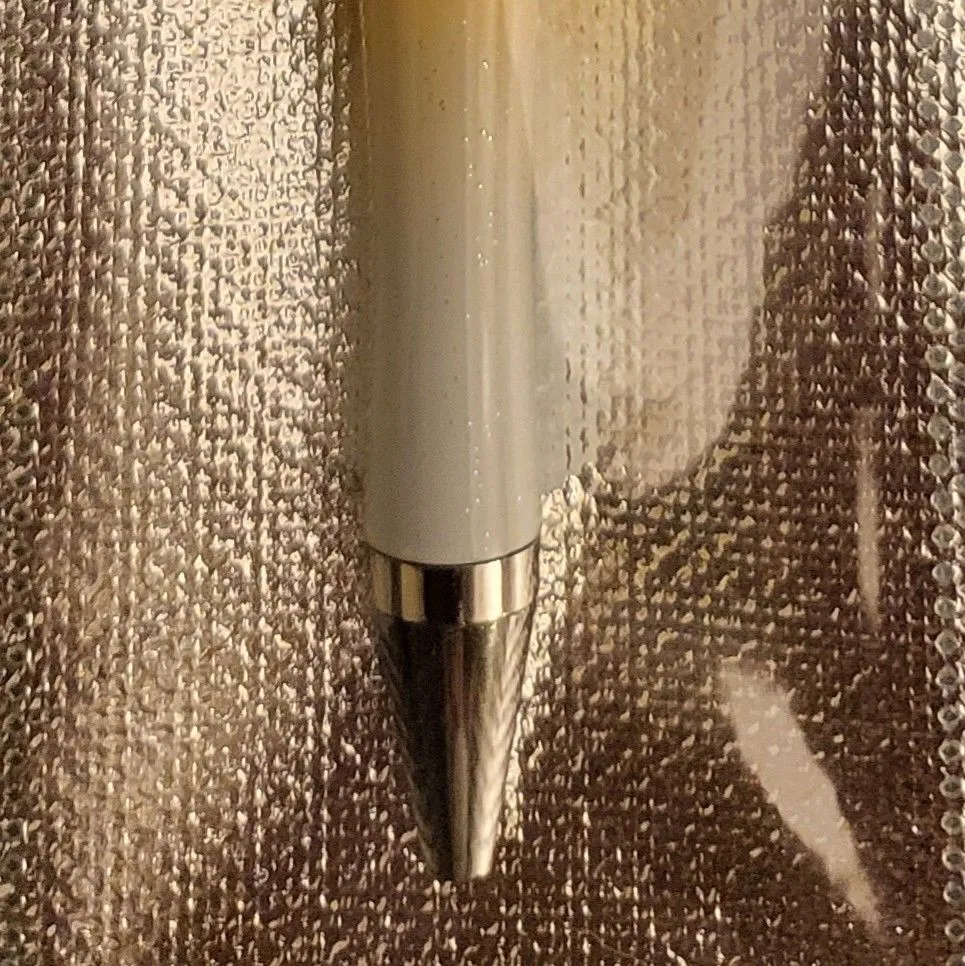 Listing Image Blurred Background