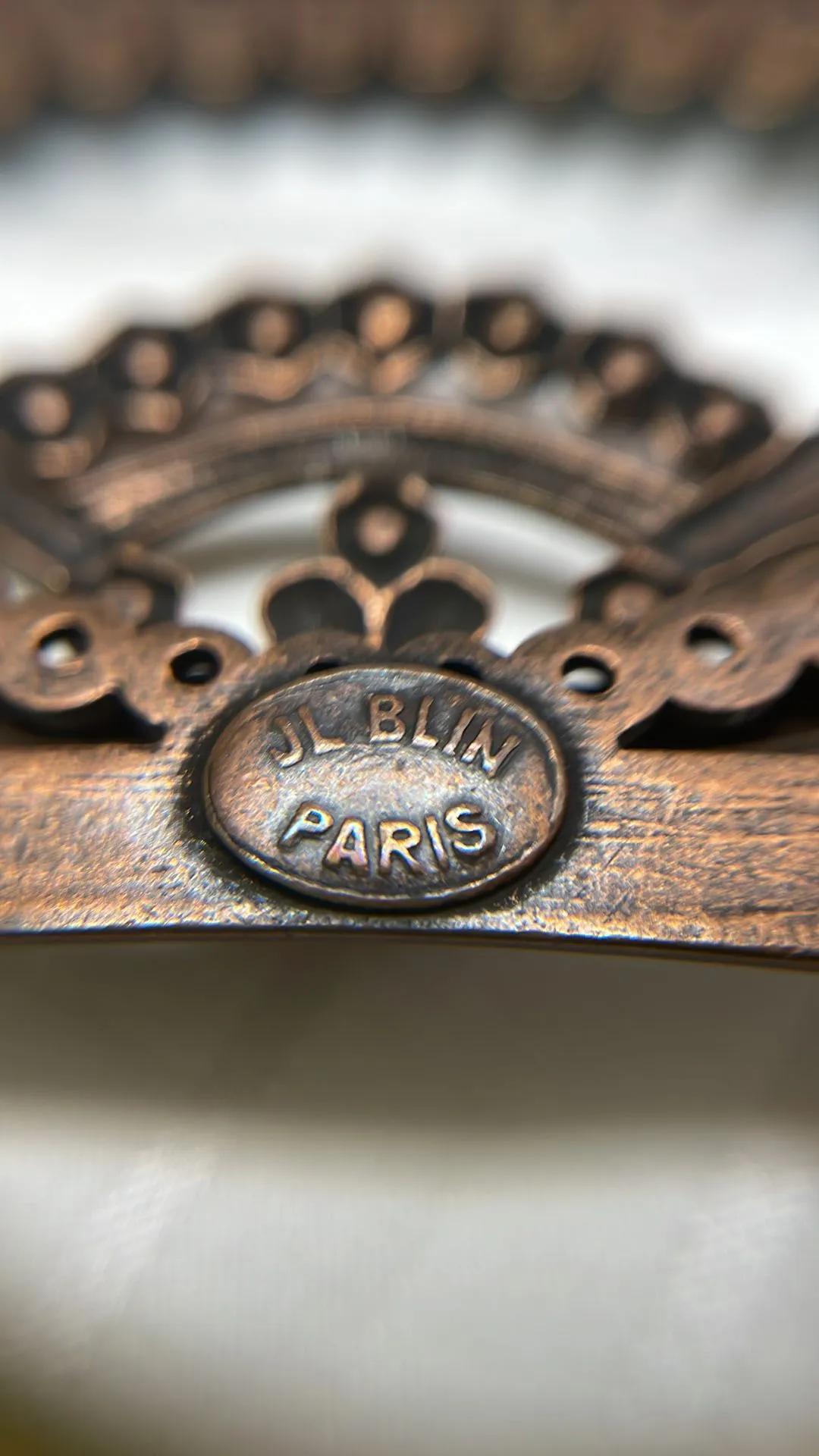 Listing Image Blurred Background