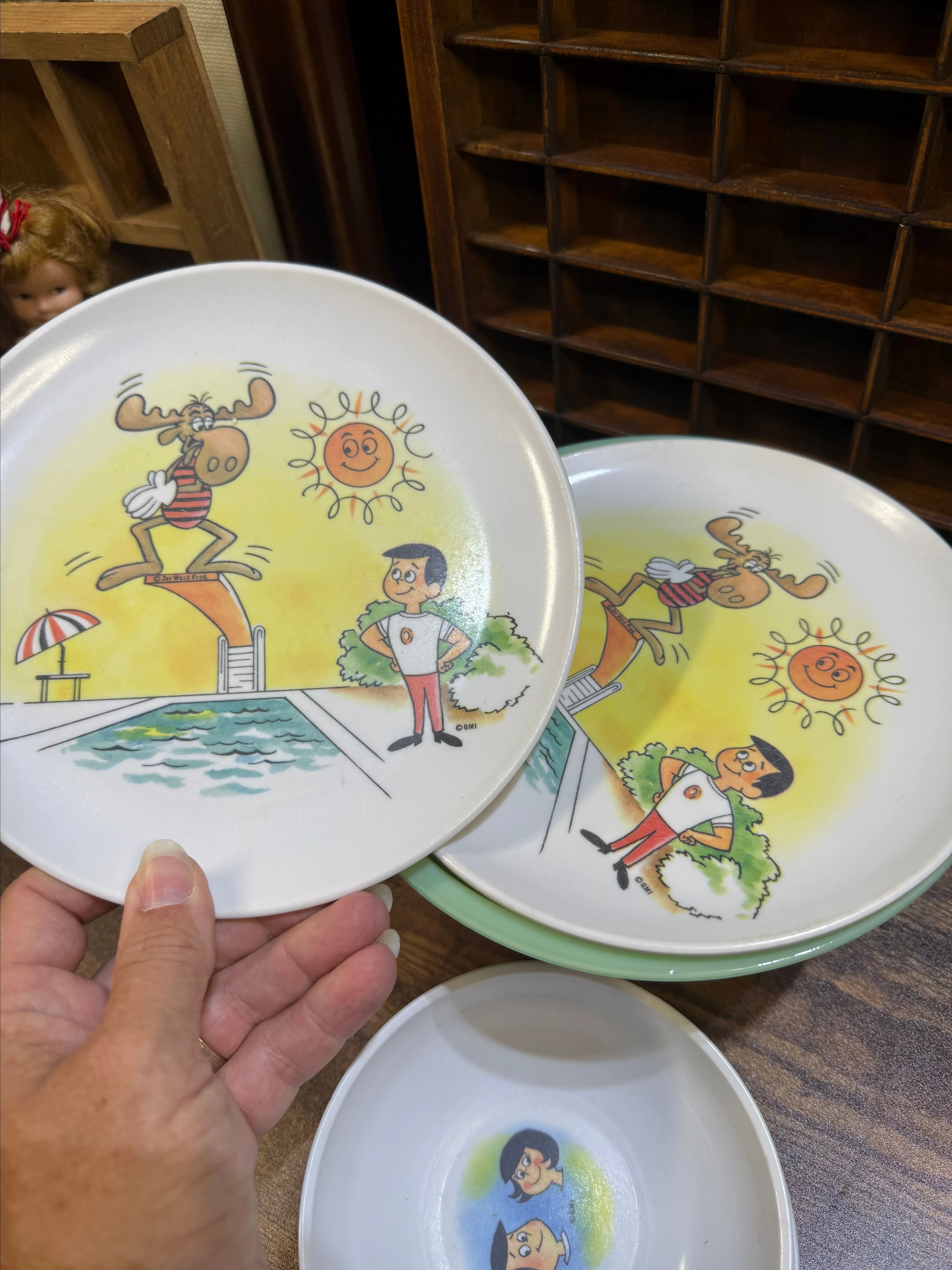 Product image for 012. Melamine bullwinkle advertising 1961 dish set two plates two bowls