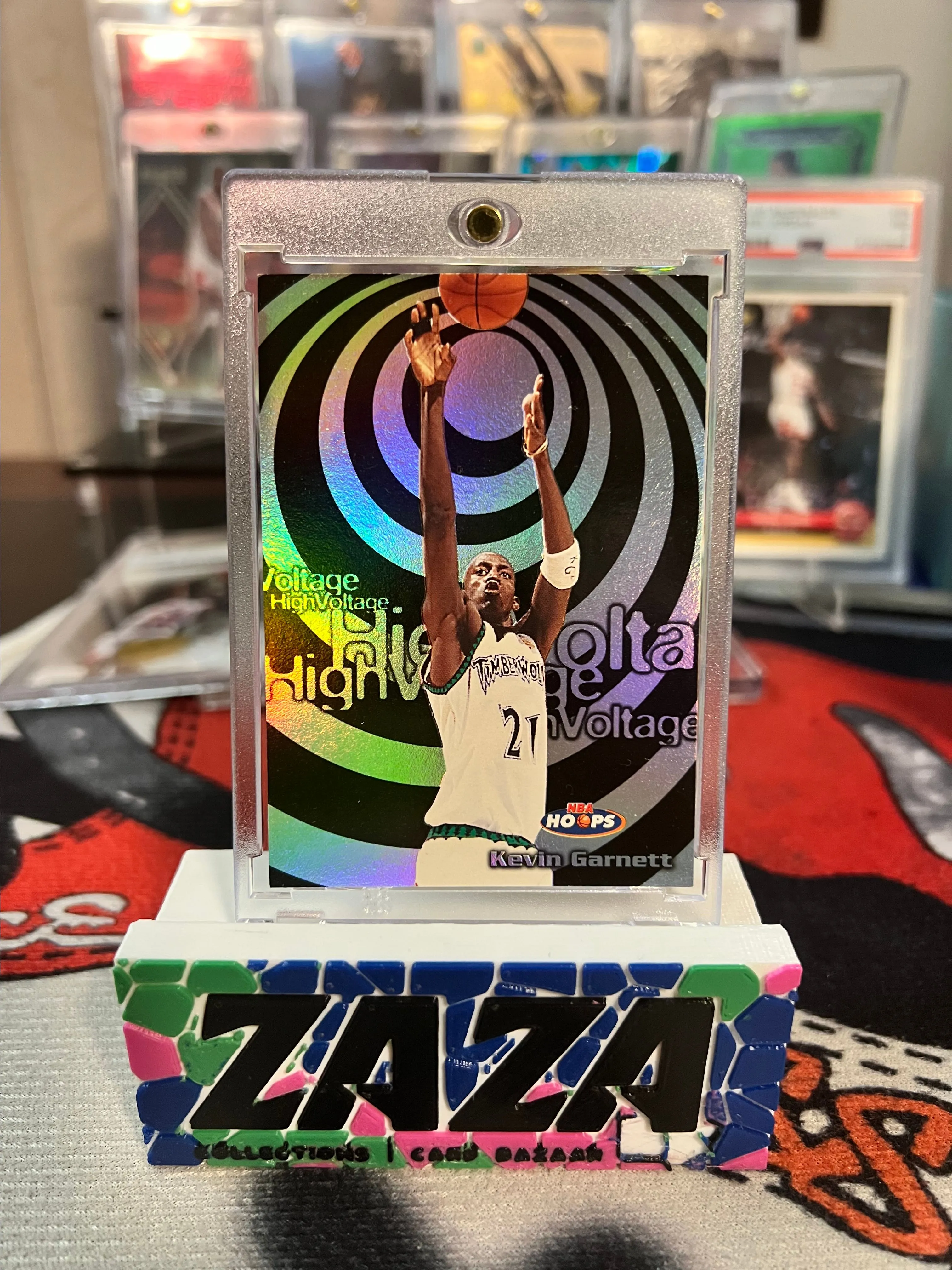 Product image for 1997-98 NBA Hoops High Voltage Kevin Garnett #10HV Rare SP!