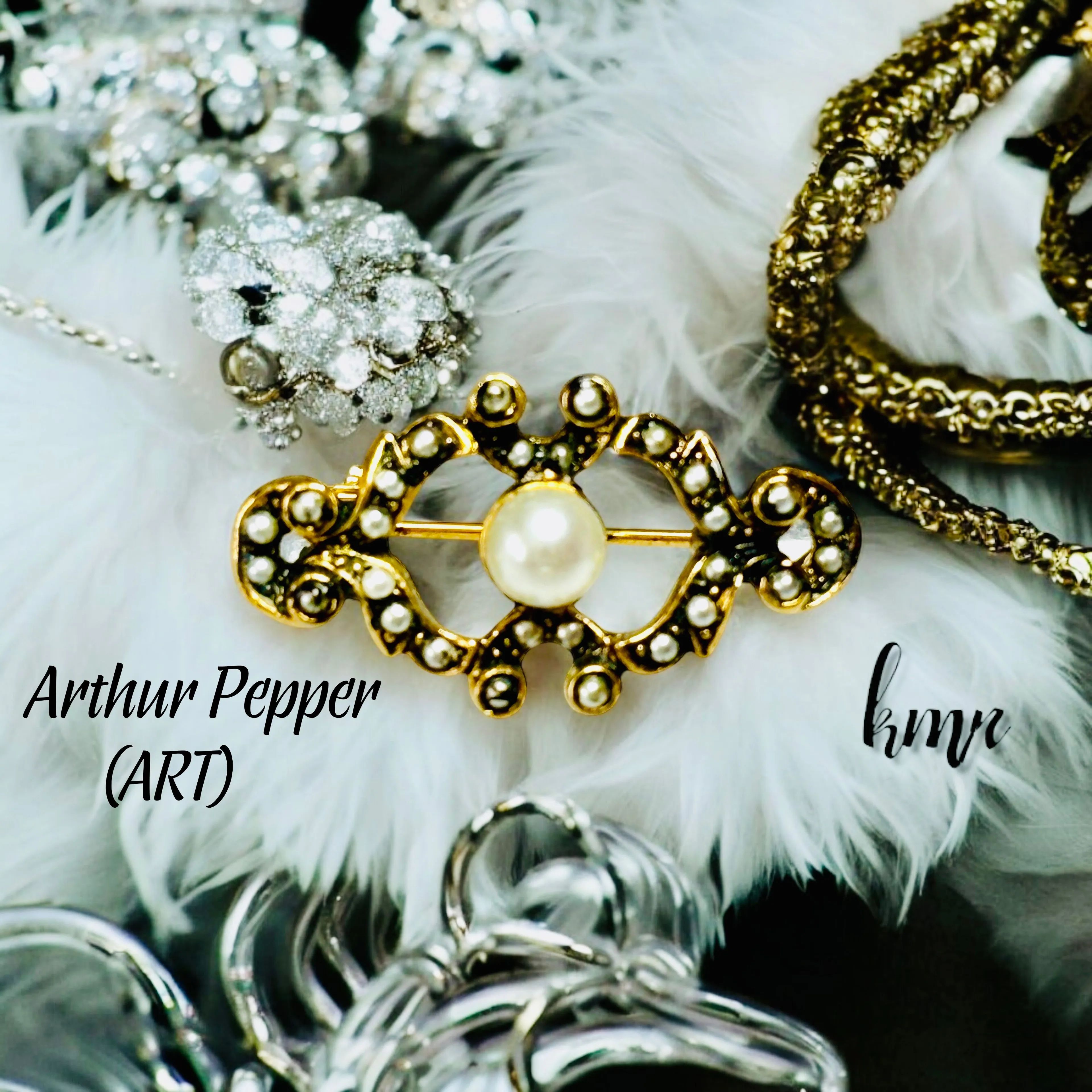 Product image for Vintage Elegance: Antiqued Gold Tone Arthur Pepper Filigree Faux Pearl Brooch