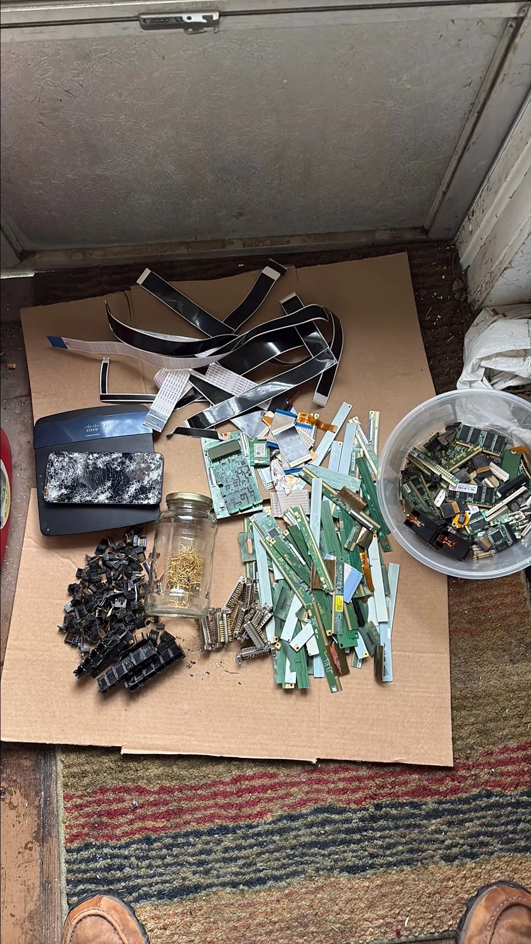 Product image for Scrap Gold for Gold Recovery *make offer
