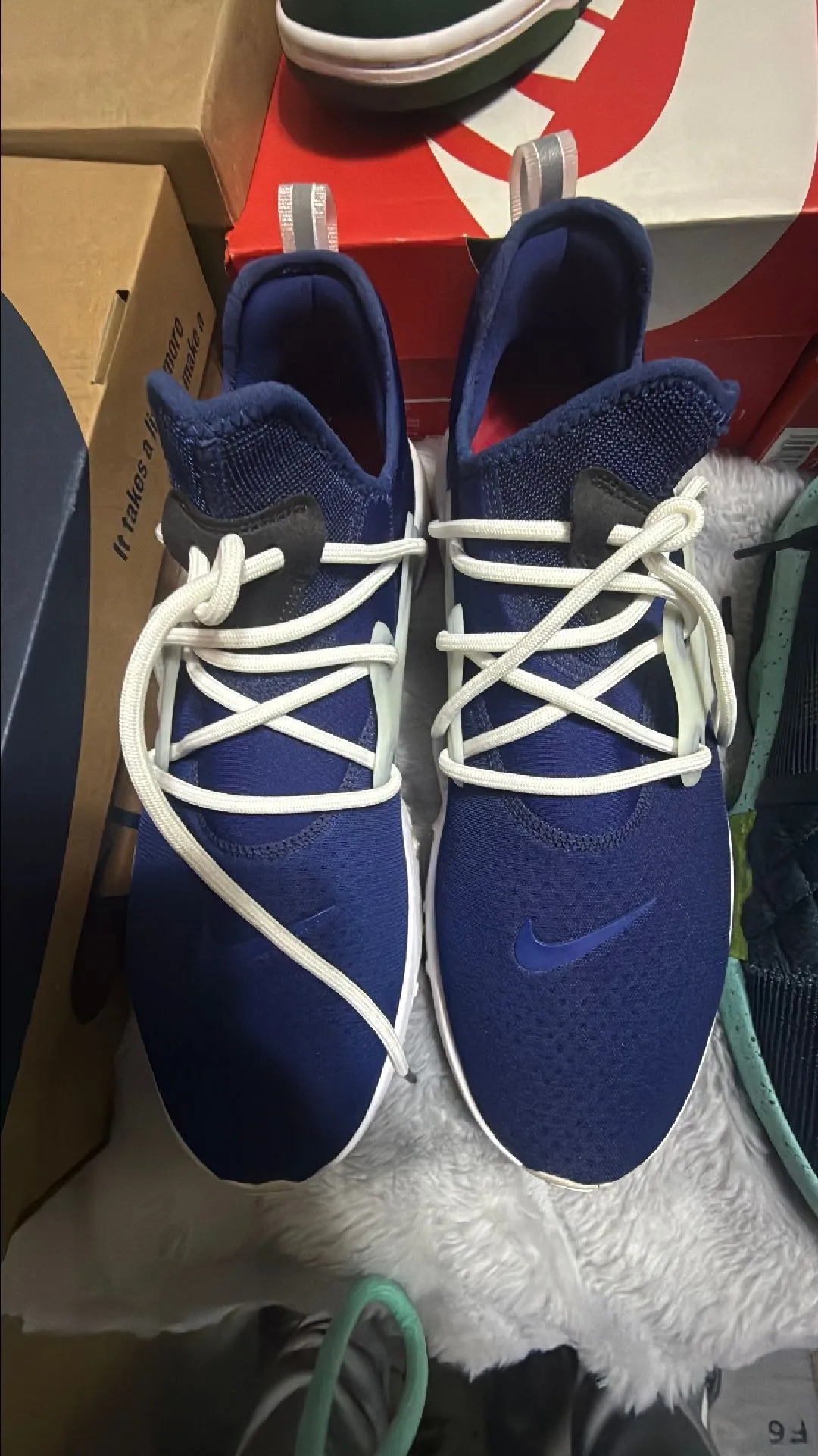 Product image for 40. Adidas shoes