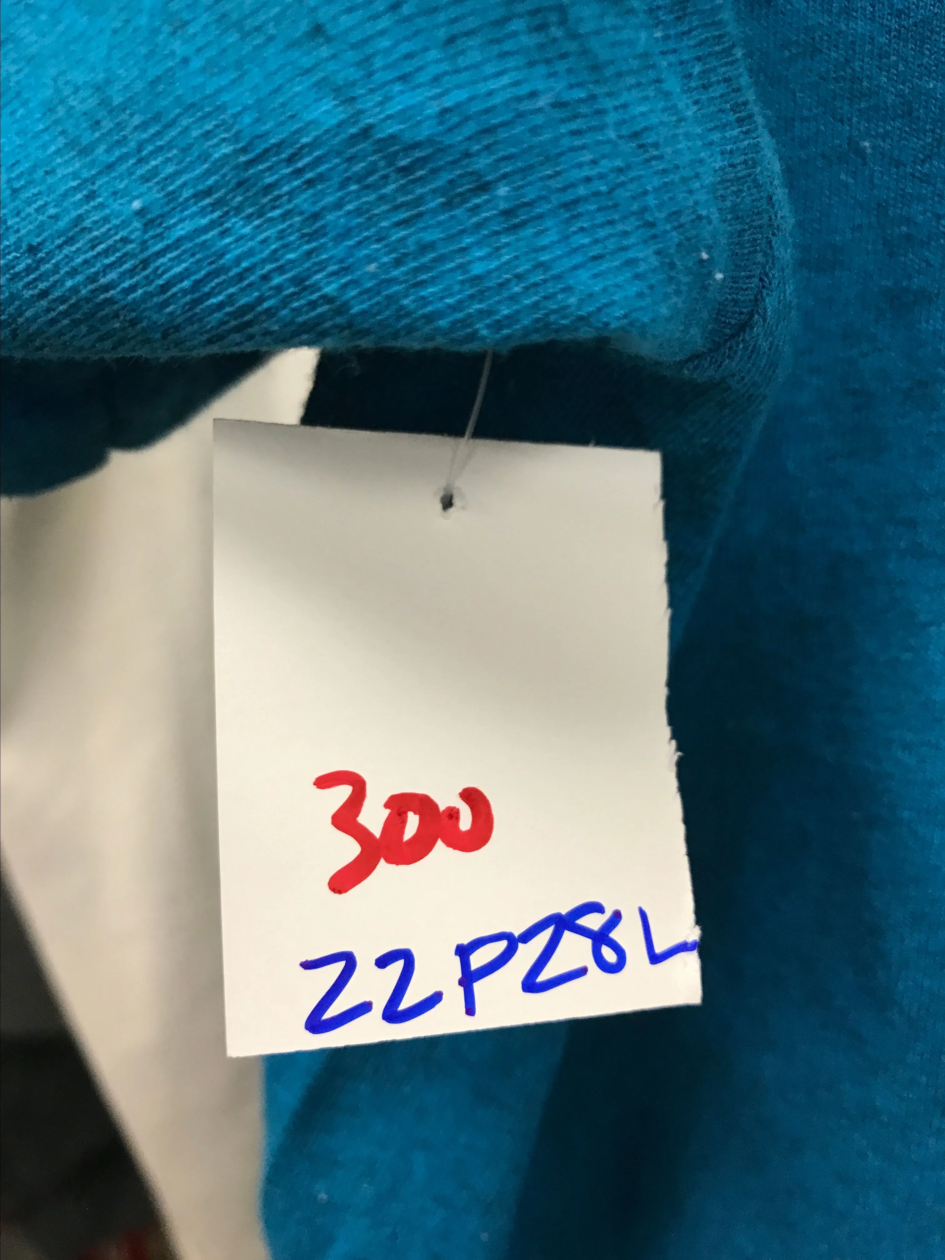 Listing Image Blurred Background