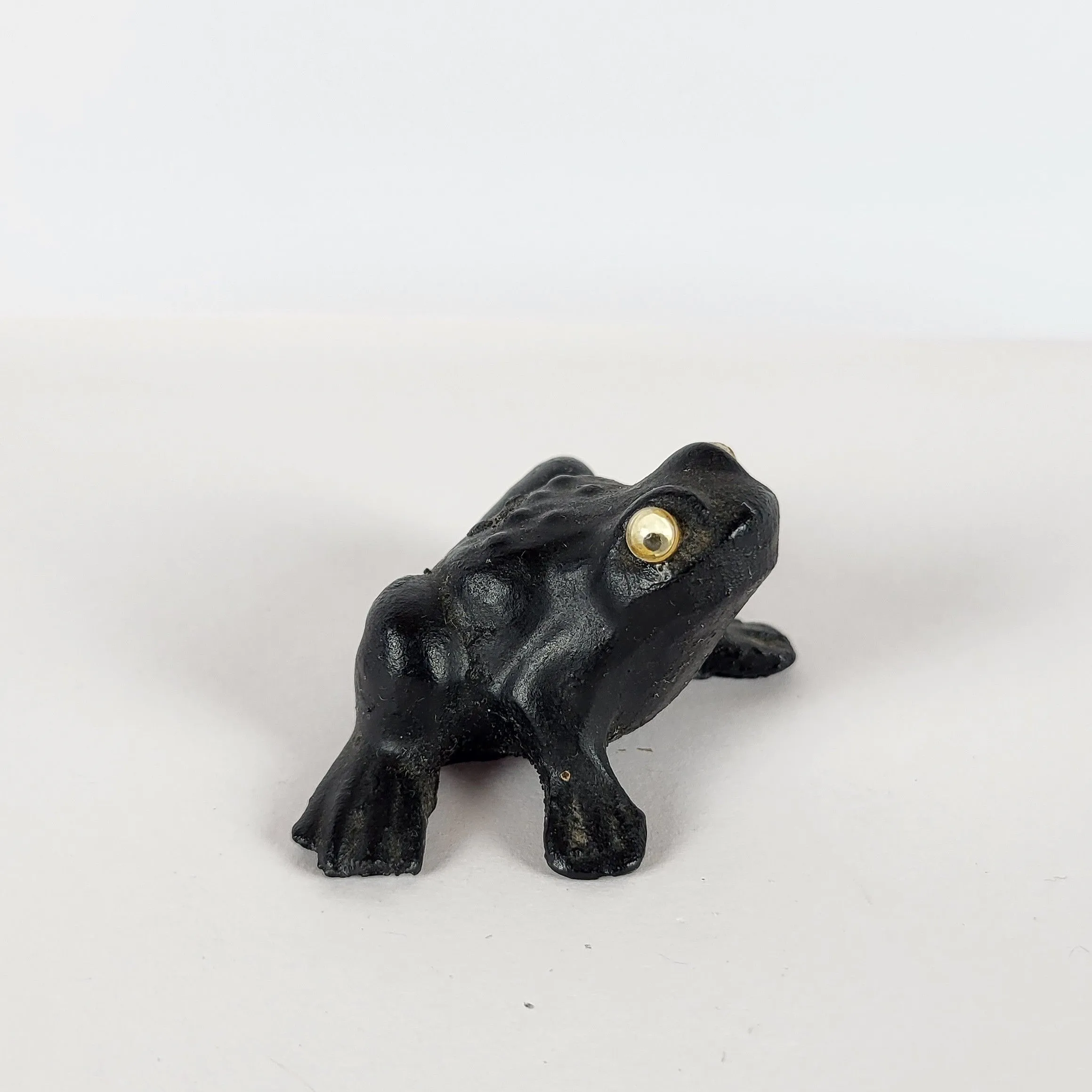 Product image for #1032 Vintage 1980 V.C.P. Handcrafted From Coal Frog Toad Figurine Made In USA 