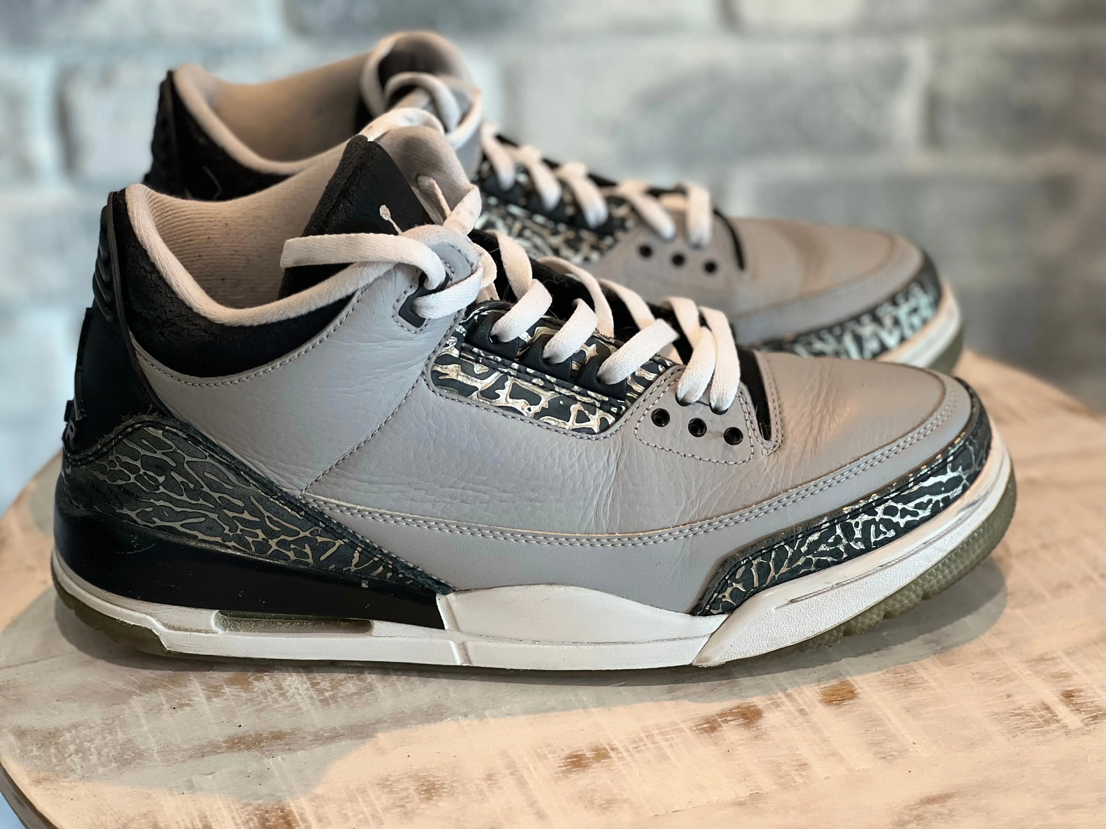 Product image for Jordan 3 Wolf Grey pre-owned size 10