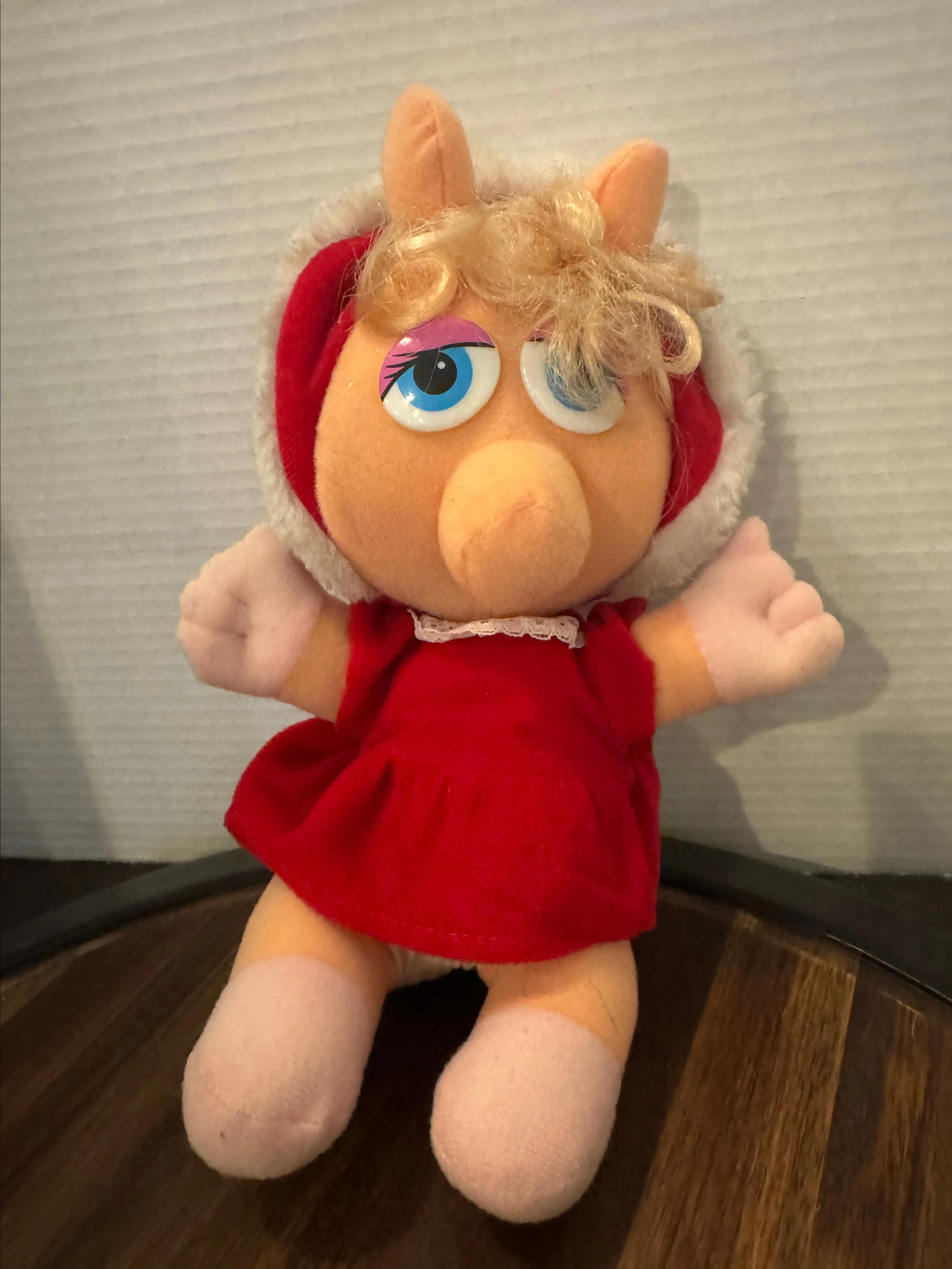 Product image for Vintage 1987 Muppets Miss piggy 9 inch plush